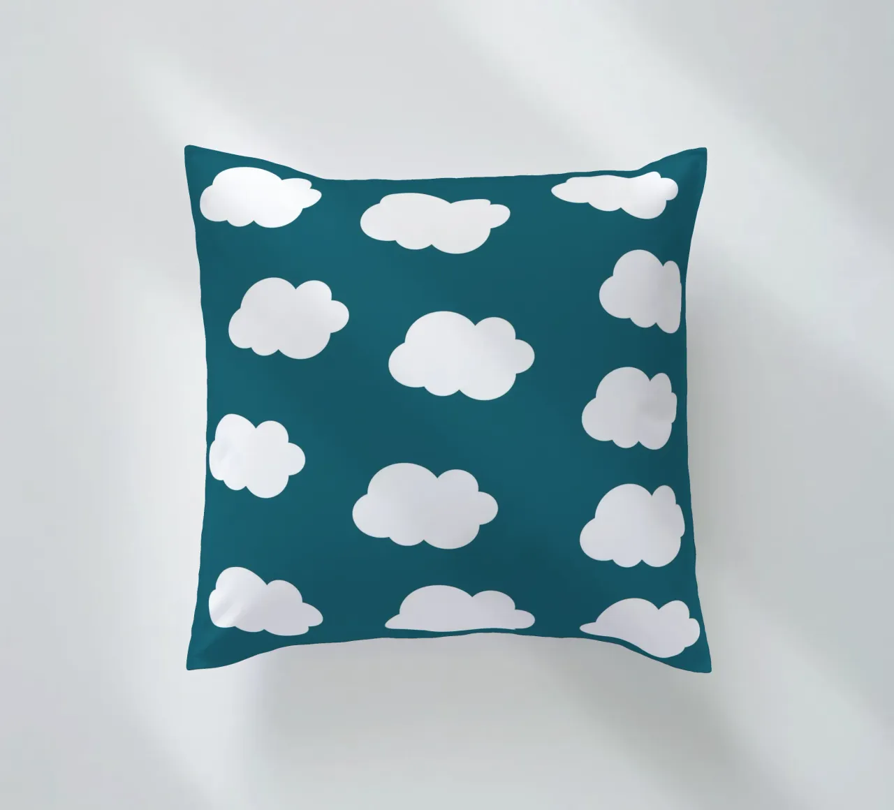 Cute puffy clouds cuscino da baobabprintstore