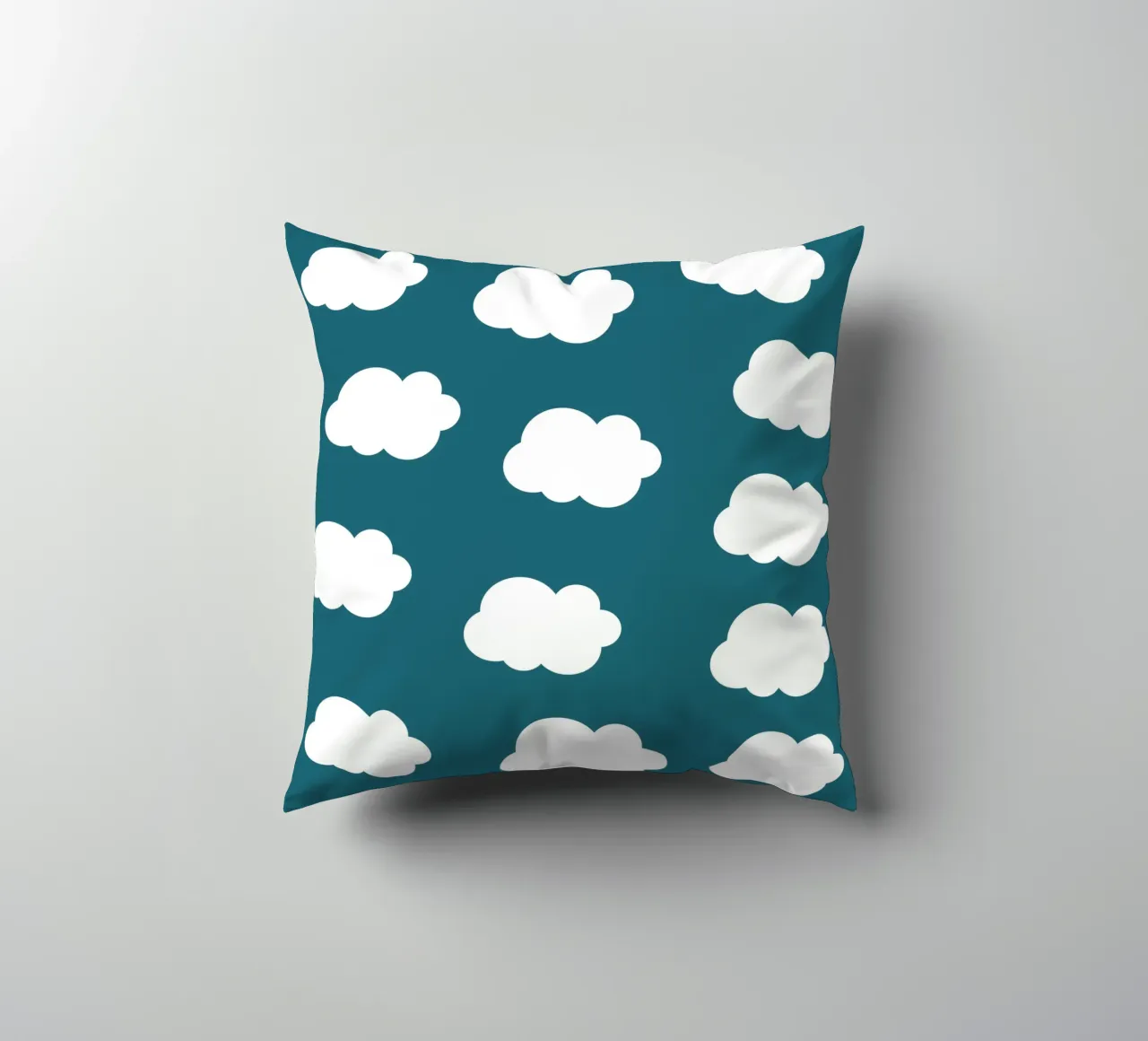 Cute puffy clouds cuscino da baobabprintstore