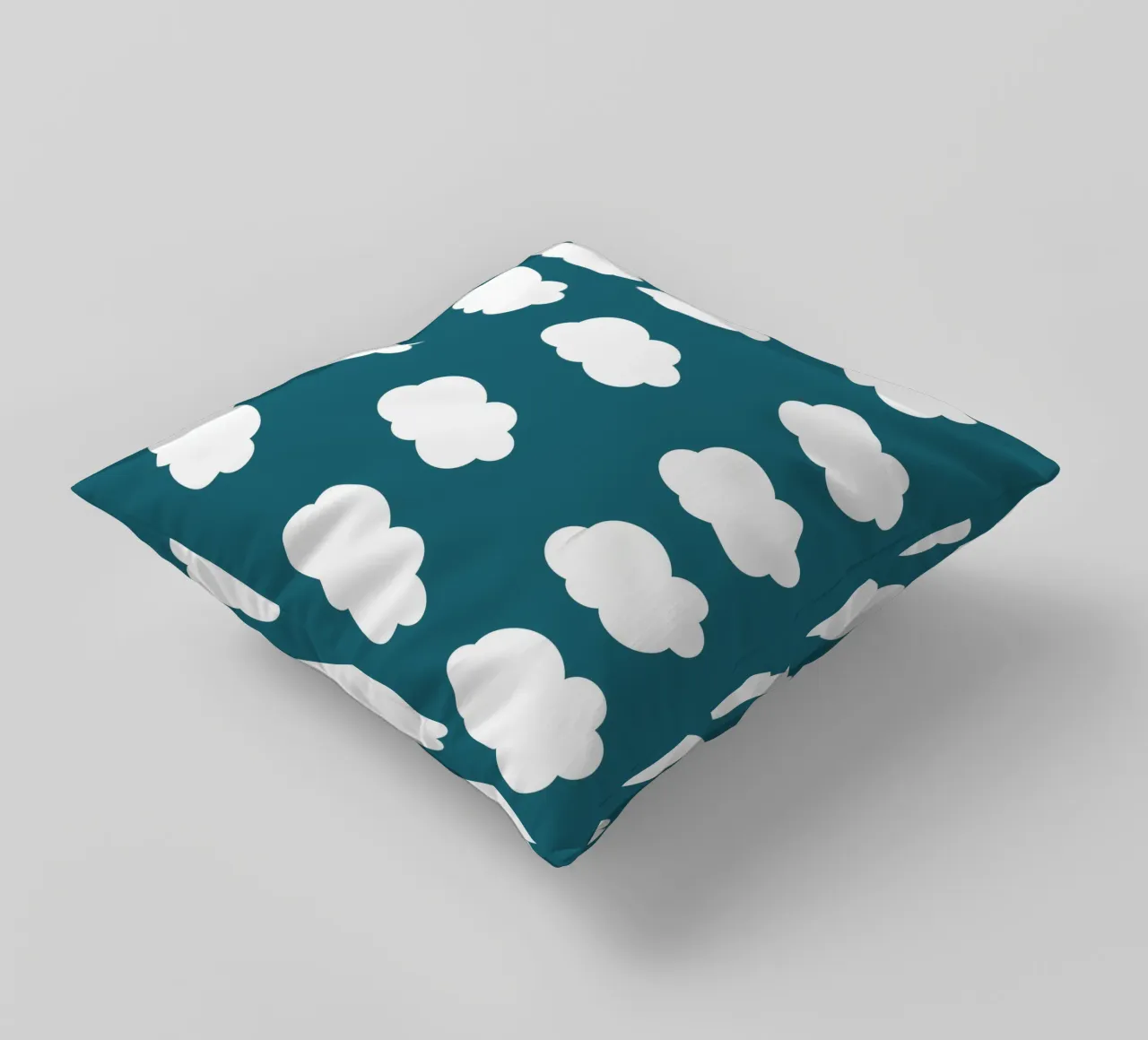 Cute puffy clouds cuscino da baobabprintstore