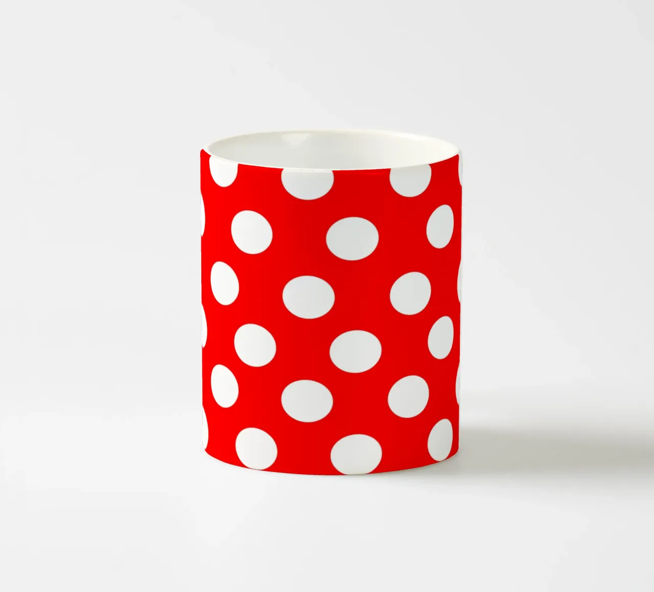 Red polka dots pattern mug en céramique de baobabprintstore