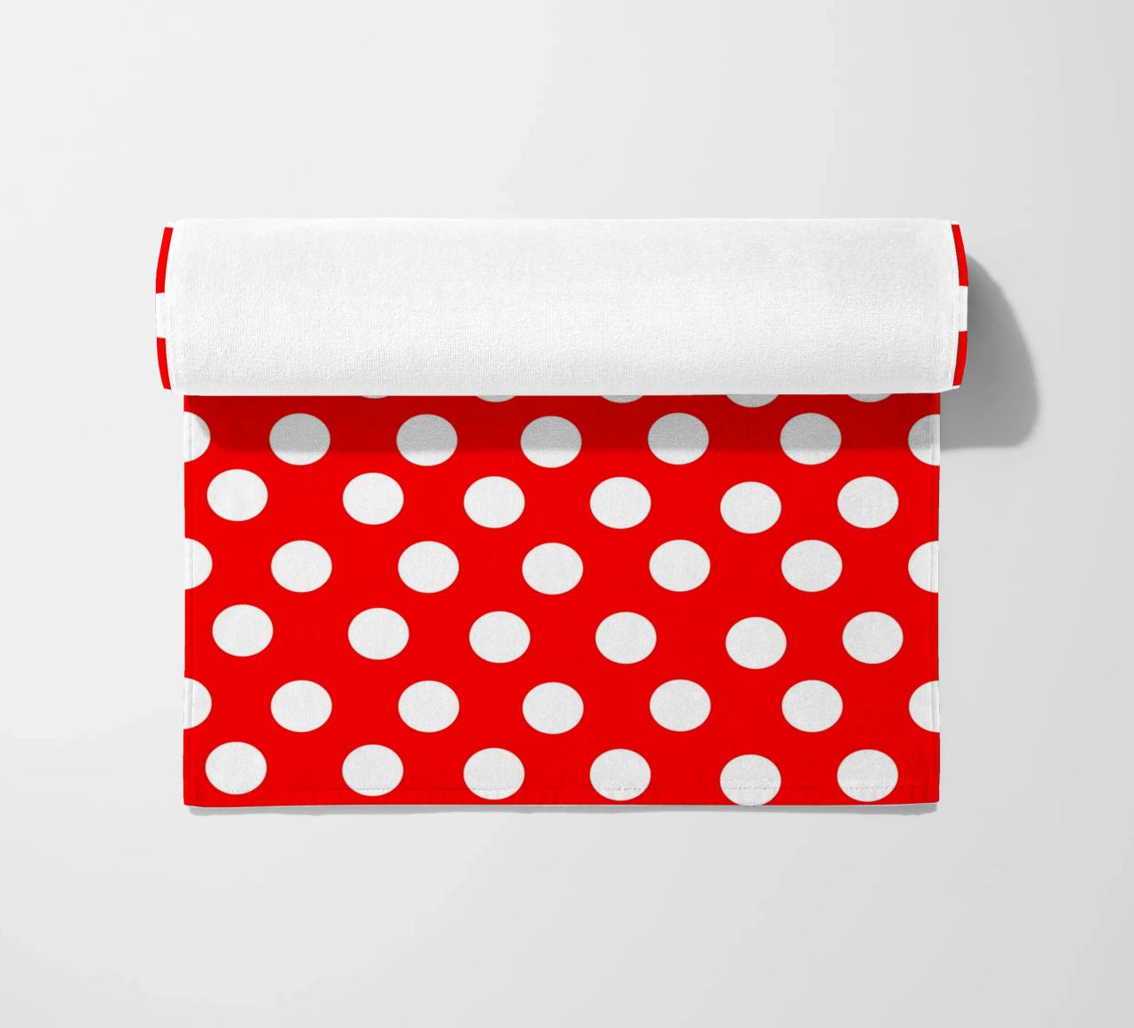 Red polka dots pattern telo mare da baobabprintstore