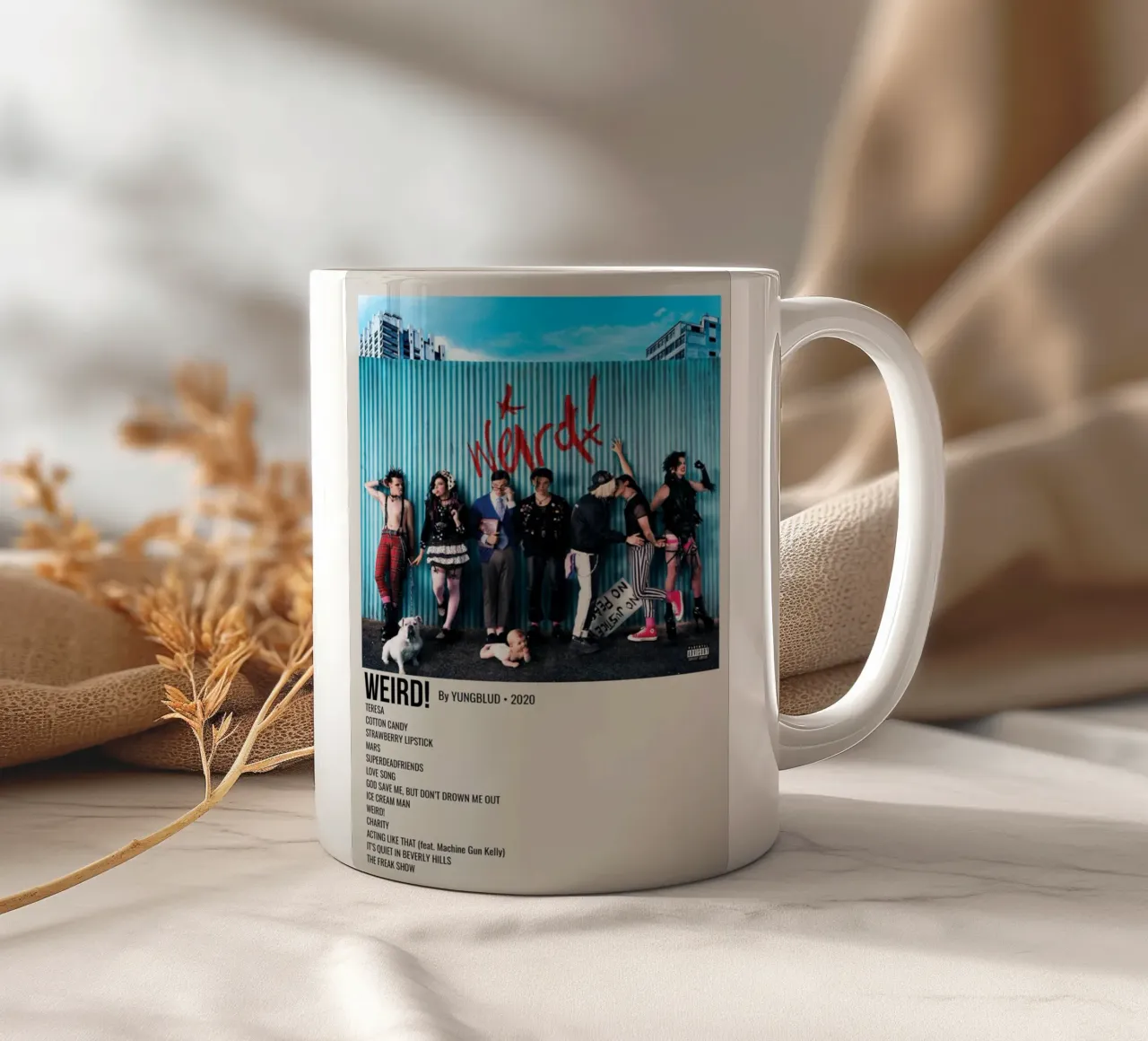 WEIRD! By YUNGBLUD 2020 Keramik Tasse von SoundStudio