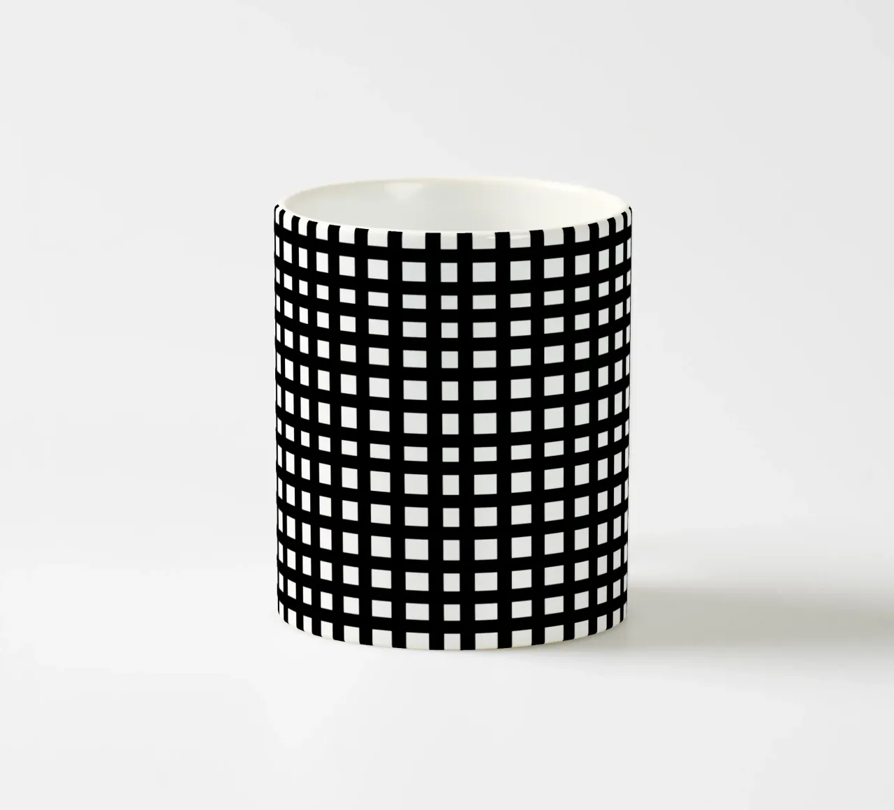 Black square mesh grid Keramik Tasse von baobabprintstore