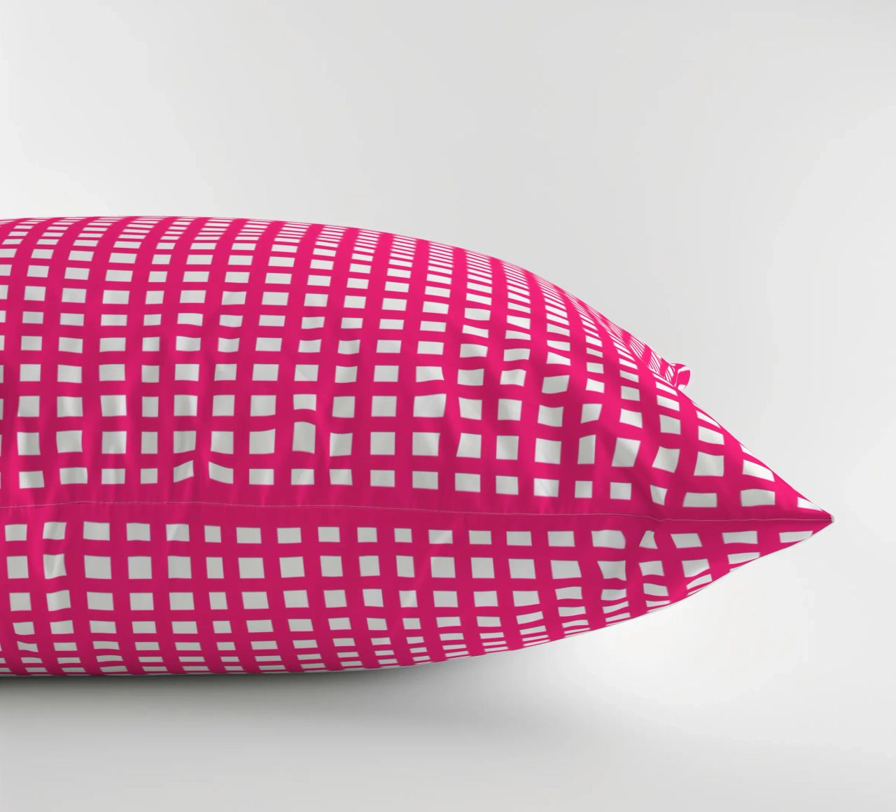 Pink square mesh grid cuscino da baobabprintstore