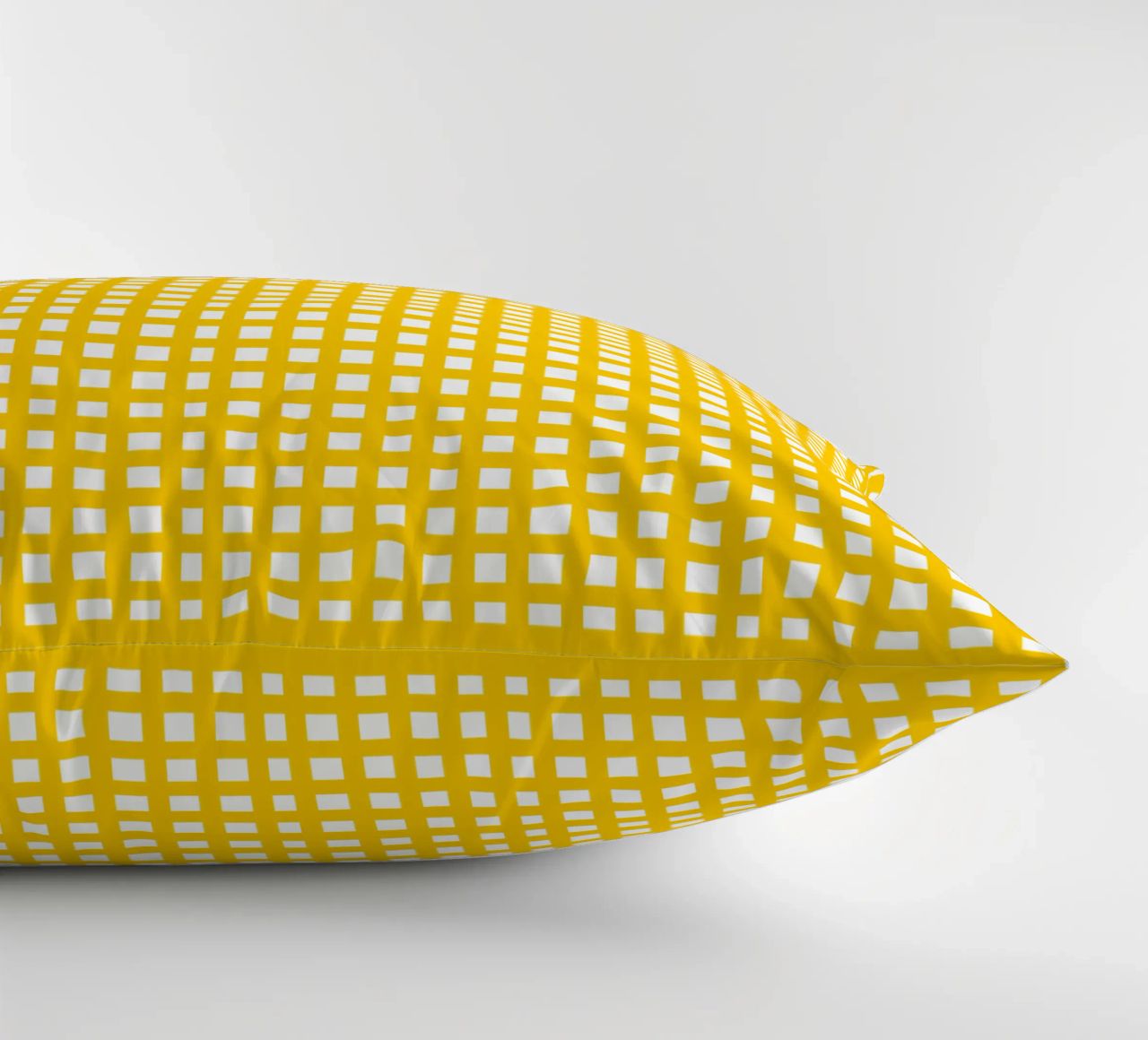 Yellow square mesh grid cuscino da baobabprintstore