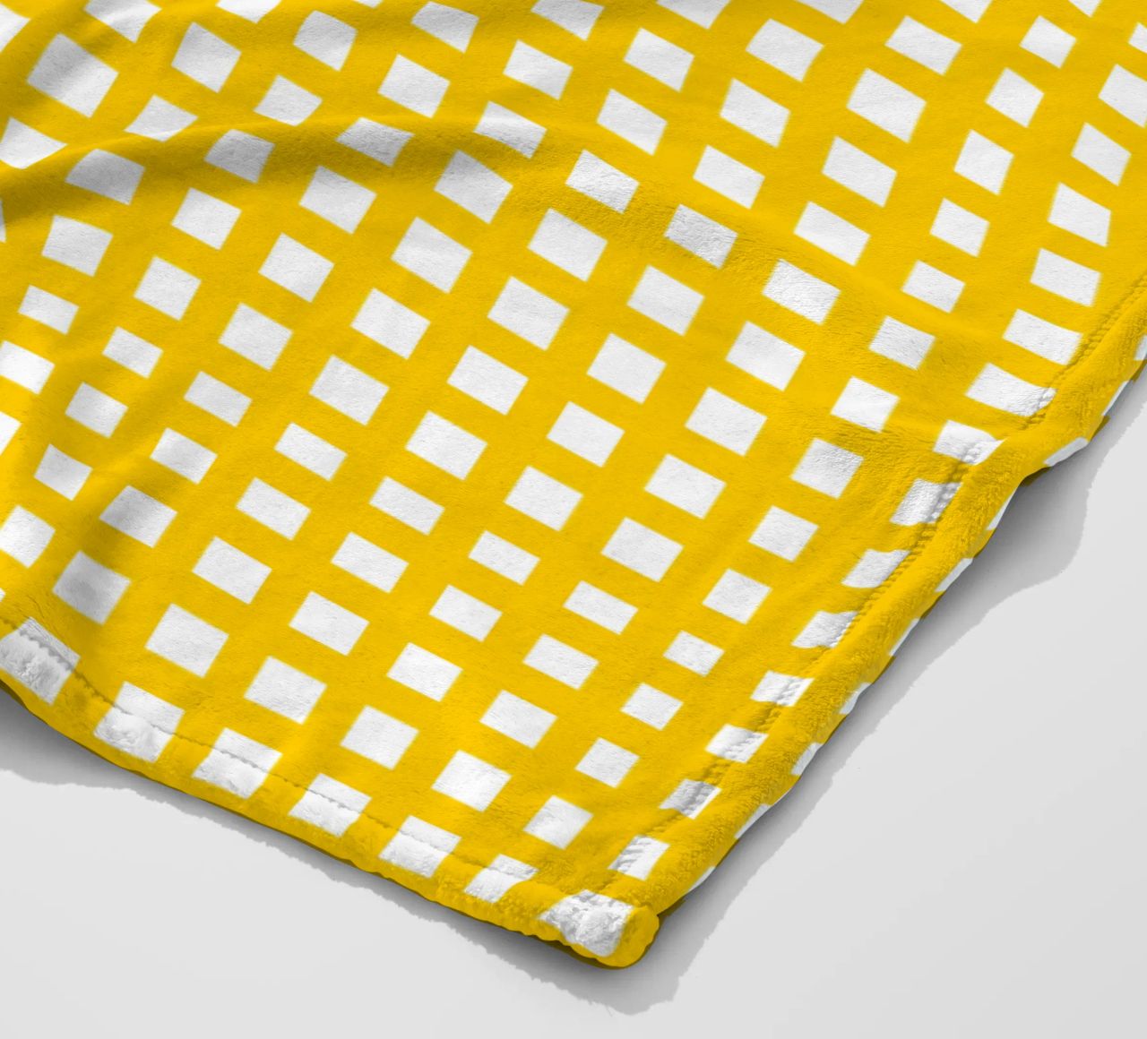 Yellow square mesh grid coperta in pile da baobabprintstore