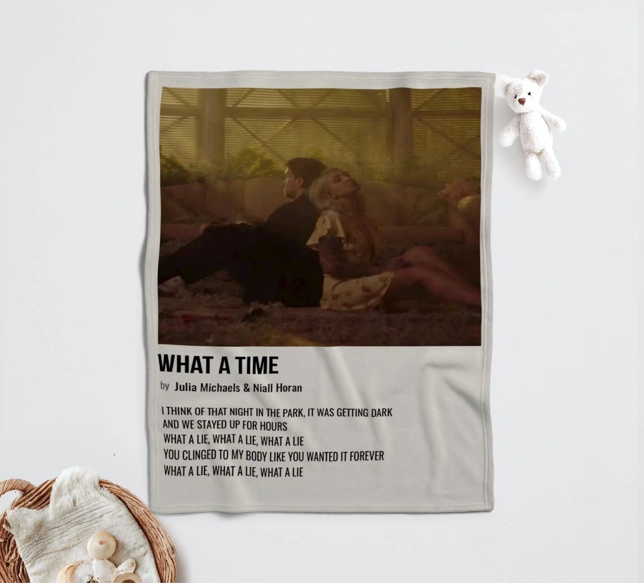 WHAT A TIME by Julia Michaels and Niall Horan coperta in pile da SoundStudio