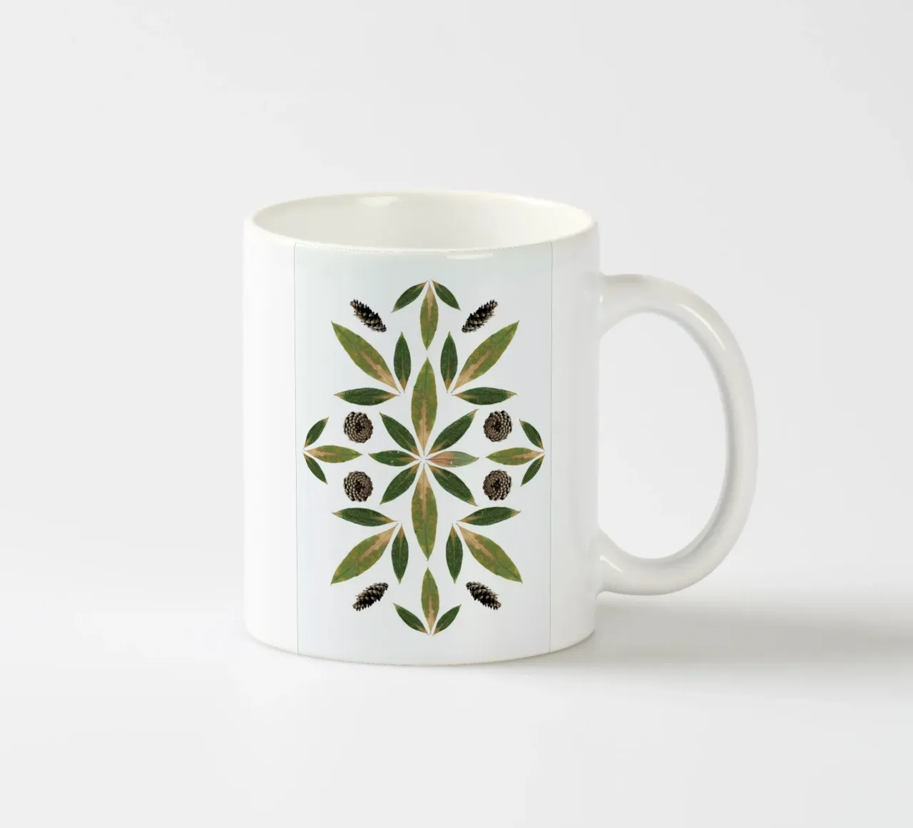 Pinecones and Leaves tazza in ceramica da Miles of Light