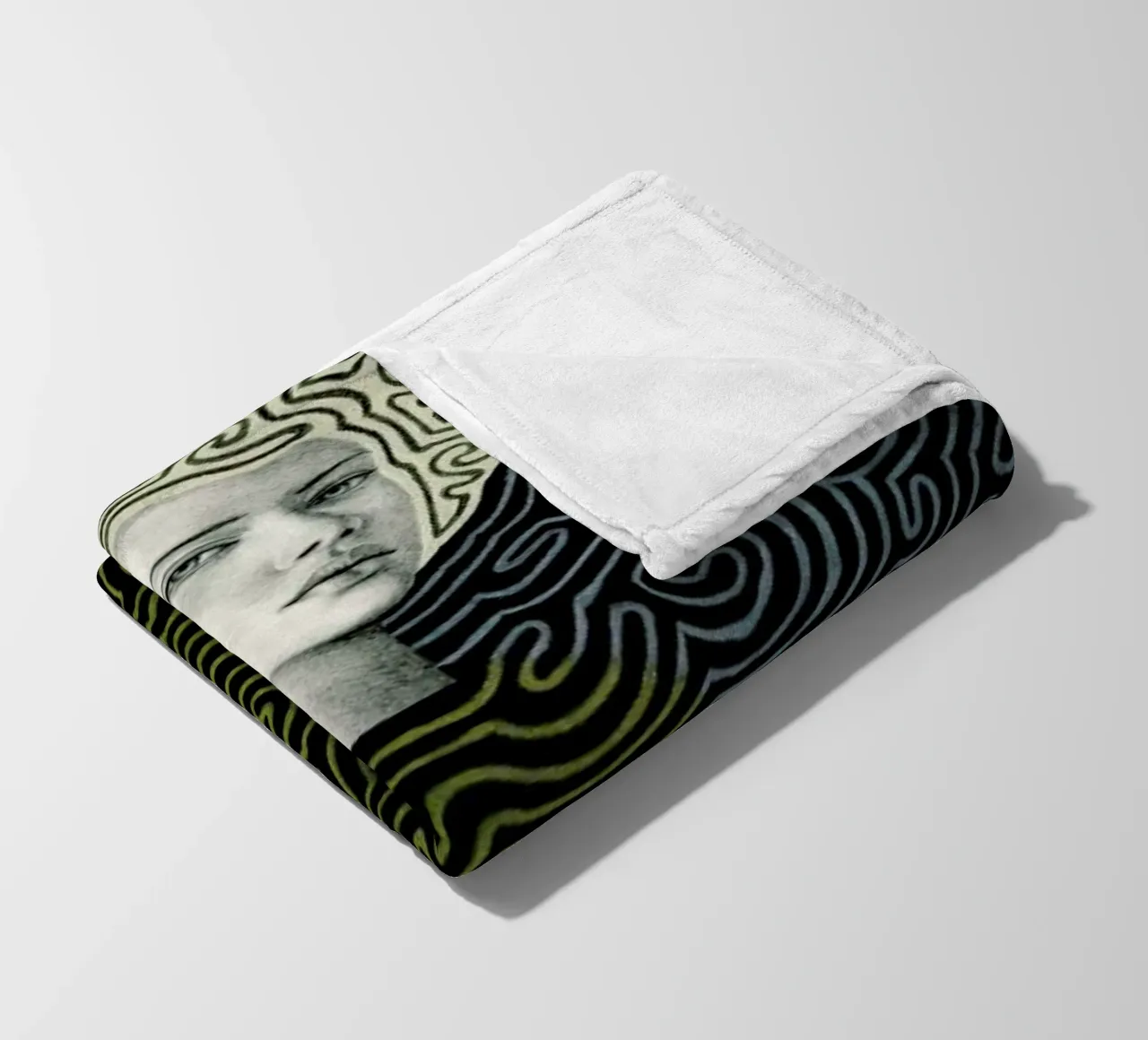 Vlada Fleecedecke von Sofia Bonati