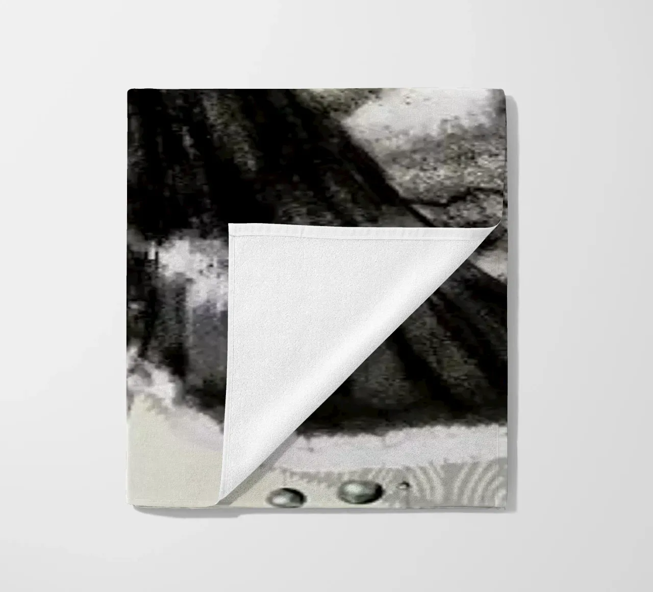 Moth beach towel by Nettsch