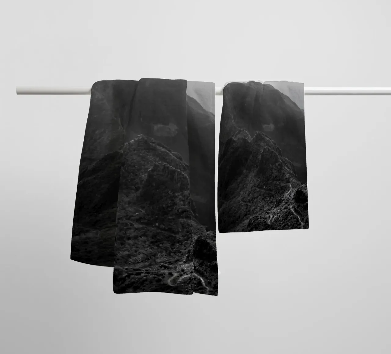 Vue panoramique des montagnes de Madère serviette de bain de FEMK.