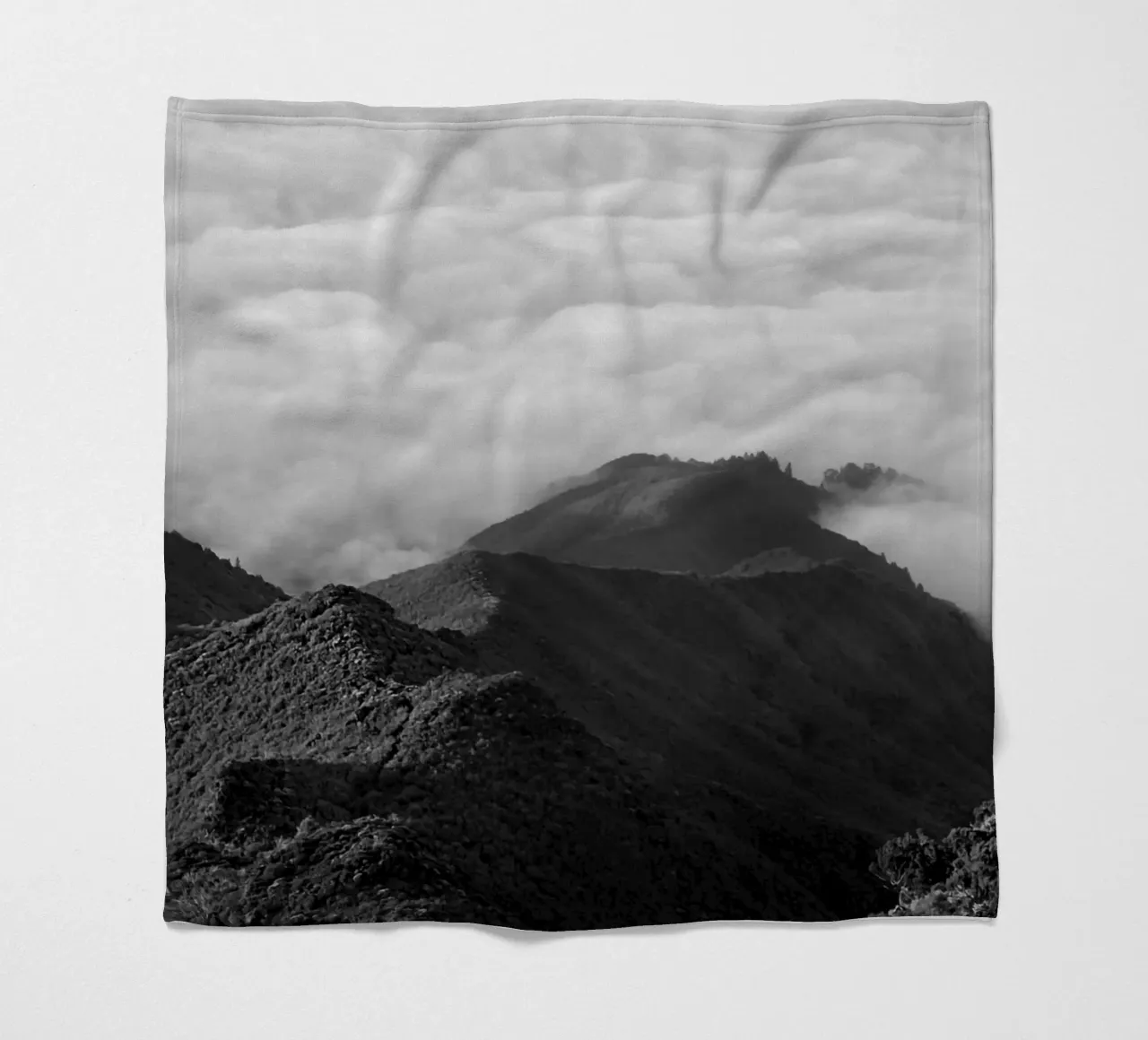 View over the Mountains - Madeira coperta in pile da FEMK.