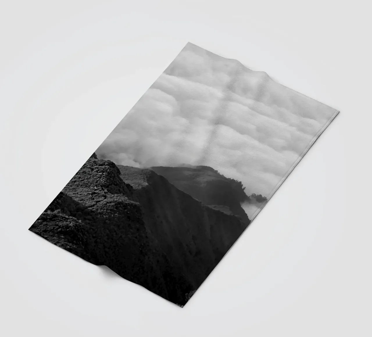 View over the Mountains - Madeira coperta in pile da FEMK.