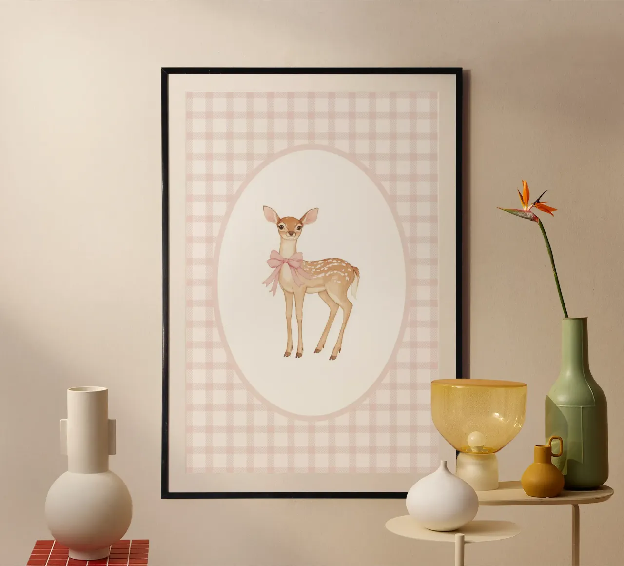 Fulvo con fiocco rosa poster con telaio in plastica da Jungle Joy Art