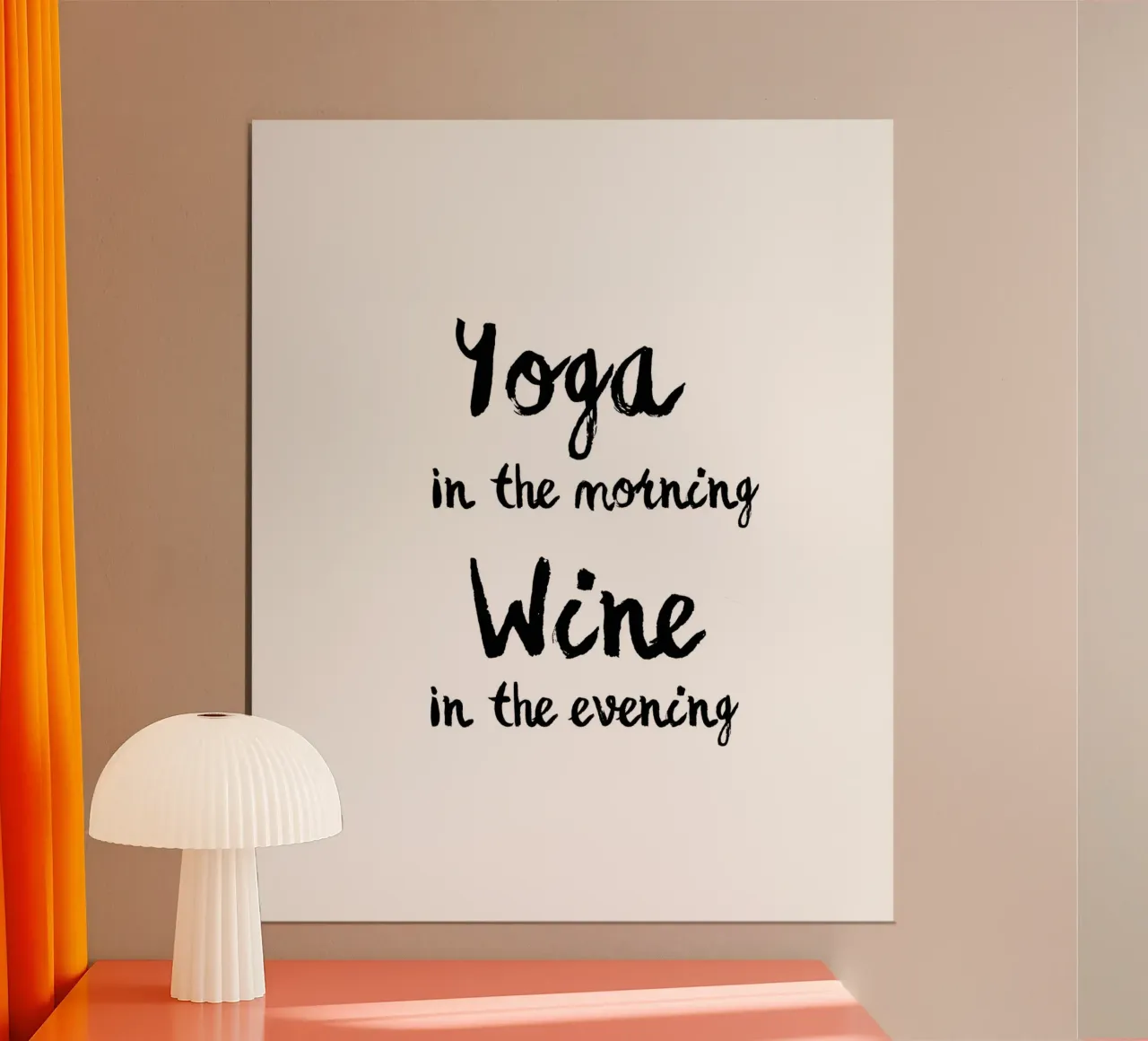 Yoga e vino poster con telaio in legno da Second Canvas