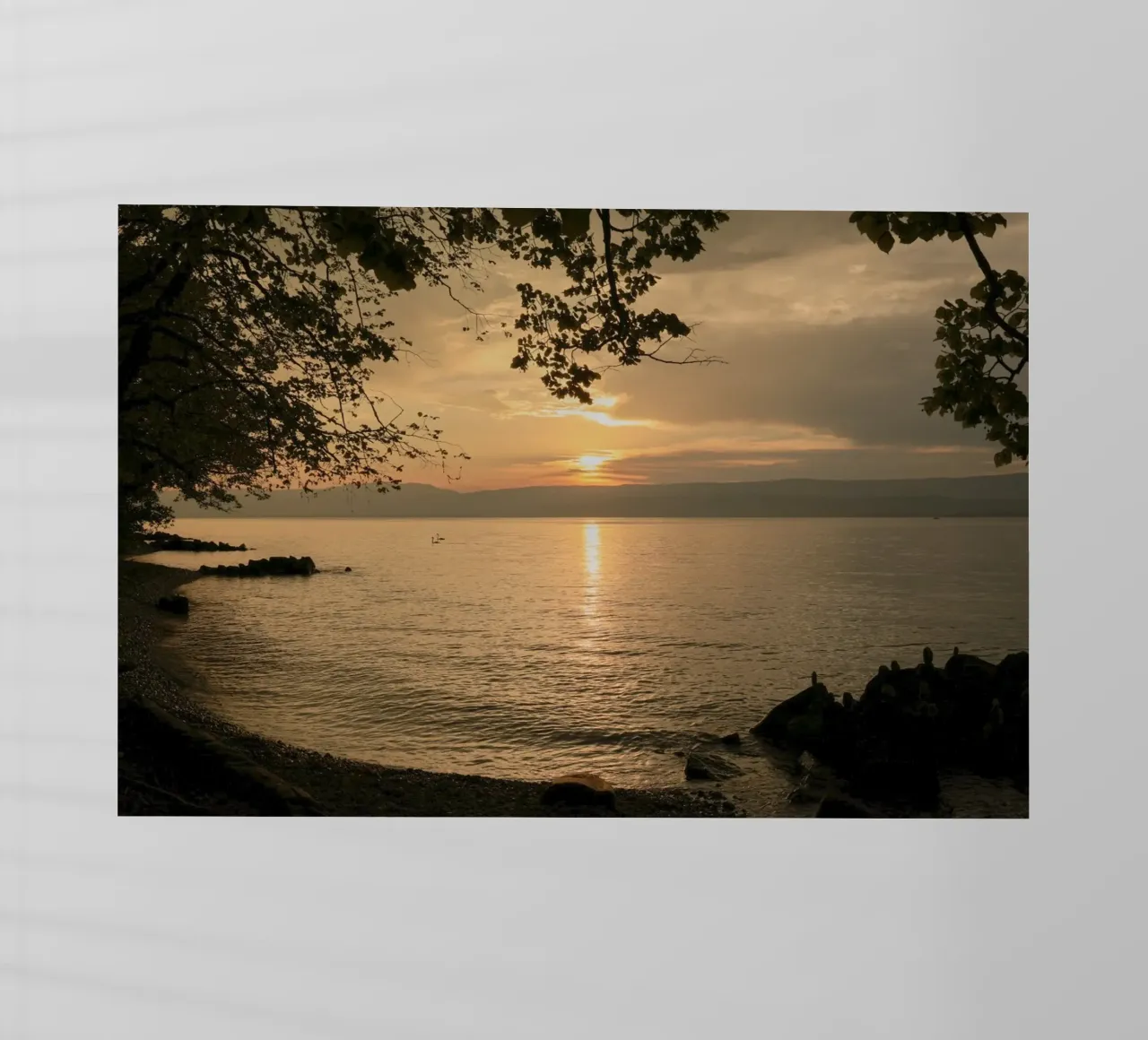 Crepuscolo dorato sul lago pellicola backlit da Atelier_SousleMont_Photography