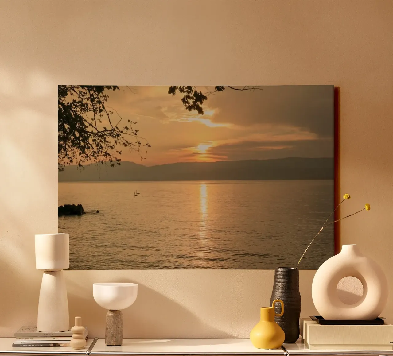 Gouden schemering op het meer canvas met Baklijst van Atelier_SousleMont_Photography