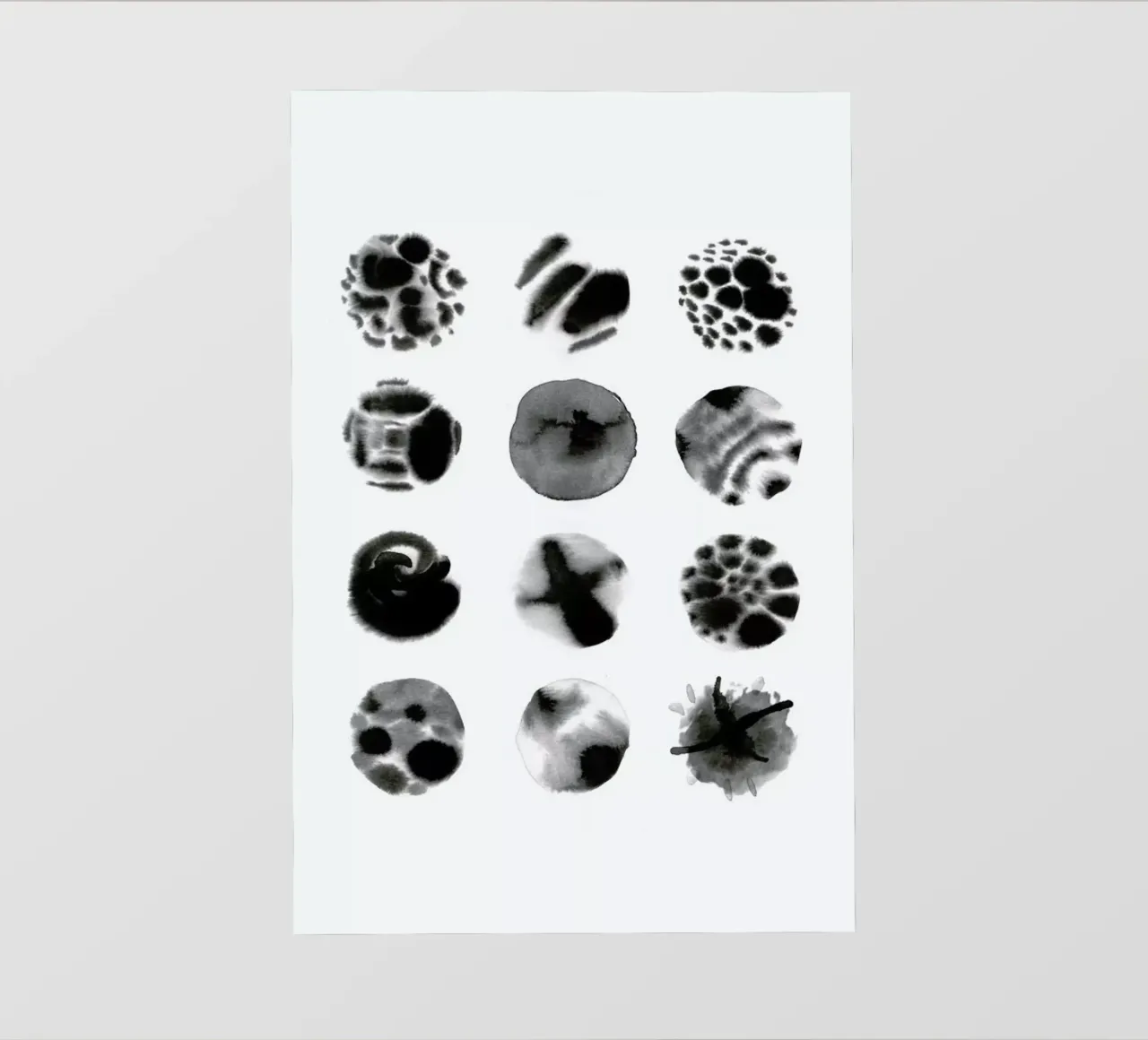 Year of Moons pellicola backlit da Laura O'Connor