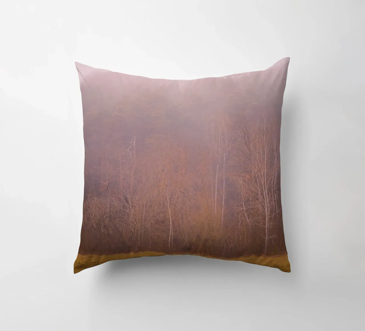 Nebbia in una foresta in autunno cuscino da Marcus Beckert | Fotografie