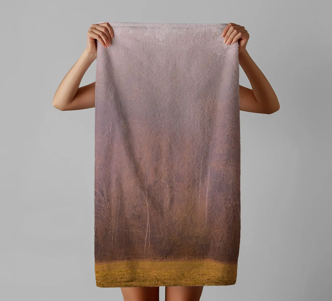 Nebbia in una foresta in autunno asciugamano da bagno da Marcus Beckert | Fotografie