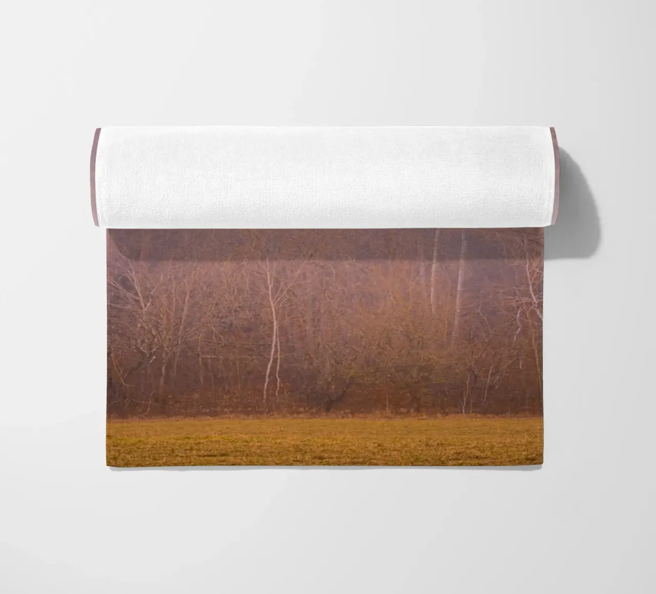 Nebbia in una foresta in autunno telo mare da Marcus Beckert | Fotografie