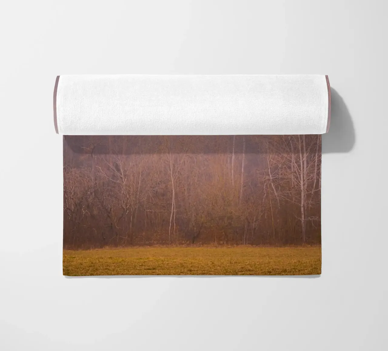 Nebbia in una foresta in autunno telo mare da Marcus Beckert | Fotografie