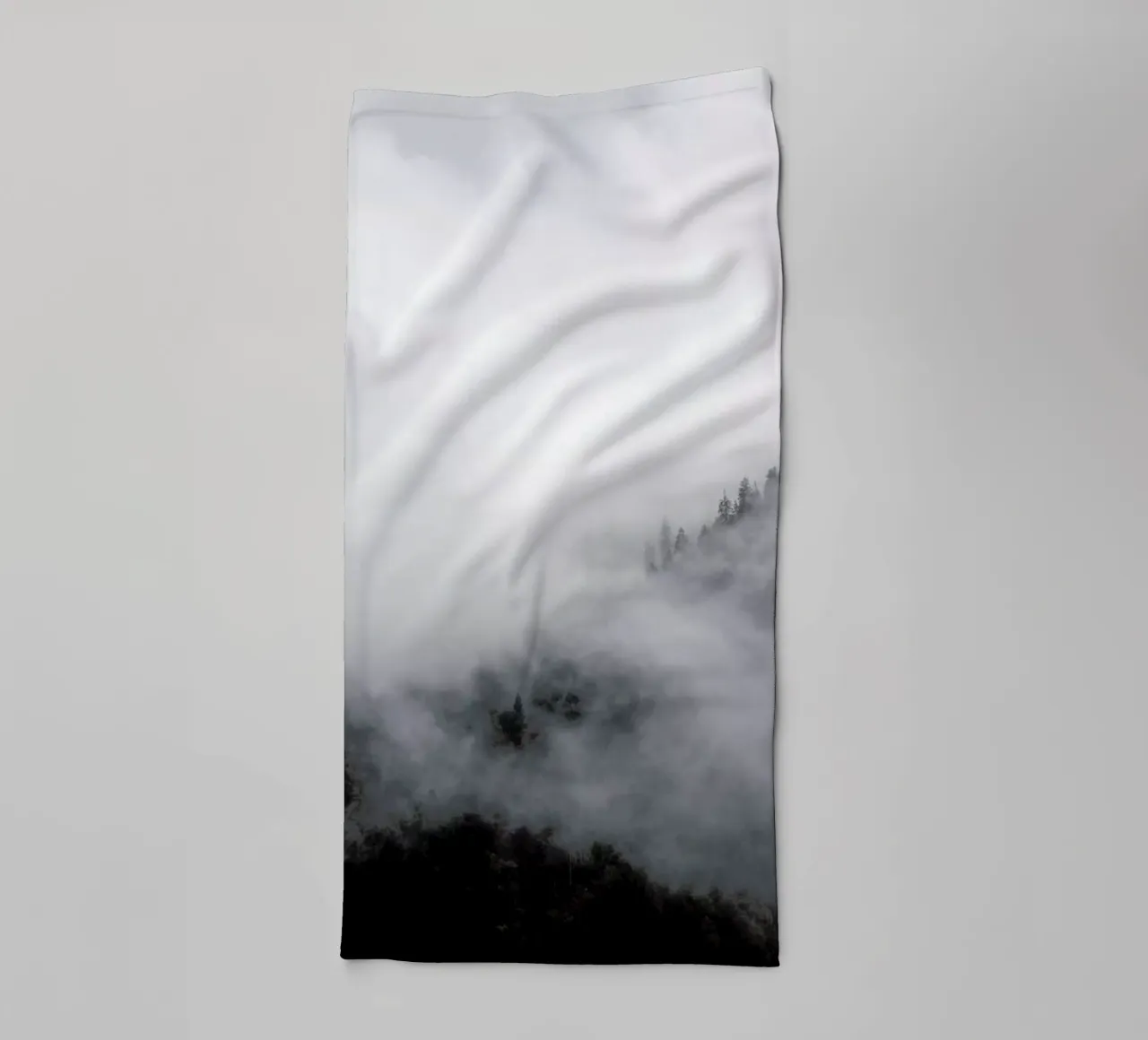 Above Clouds badhanddoek van Studio Nahili