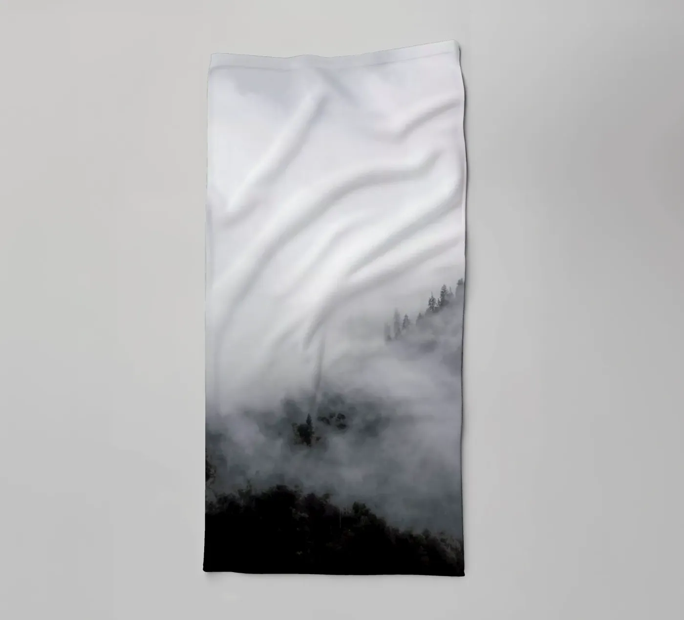 Above Clouds badhanddoek van Studio Nahili