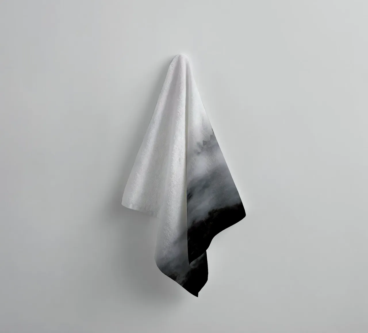 Above Clouds badhanddoek van Studio Nahili