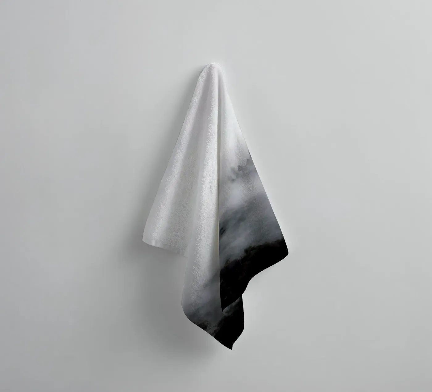 Above Clouds badhanddoek van Studio Nahili