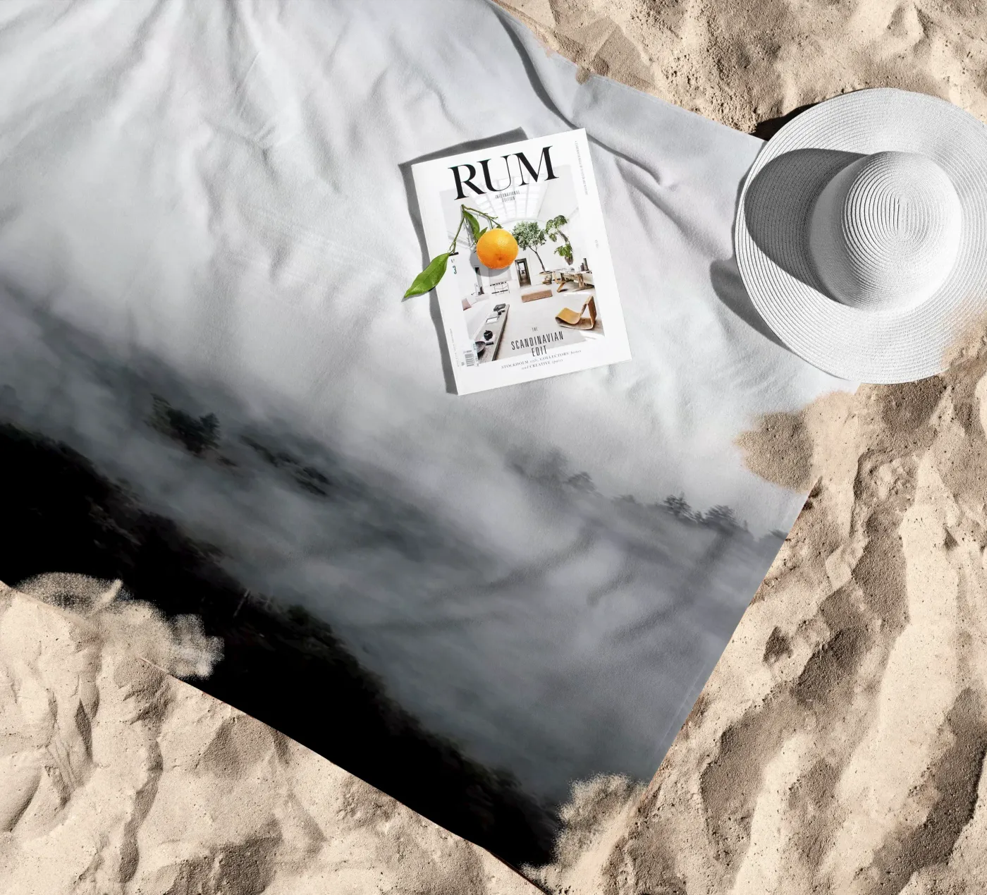 Above Clouds strandhanddoek van Studio Nahili