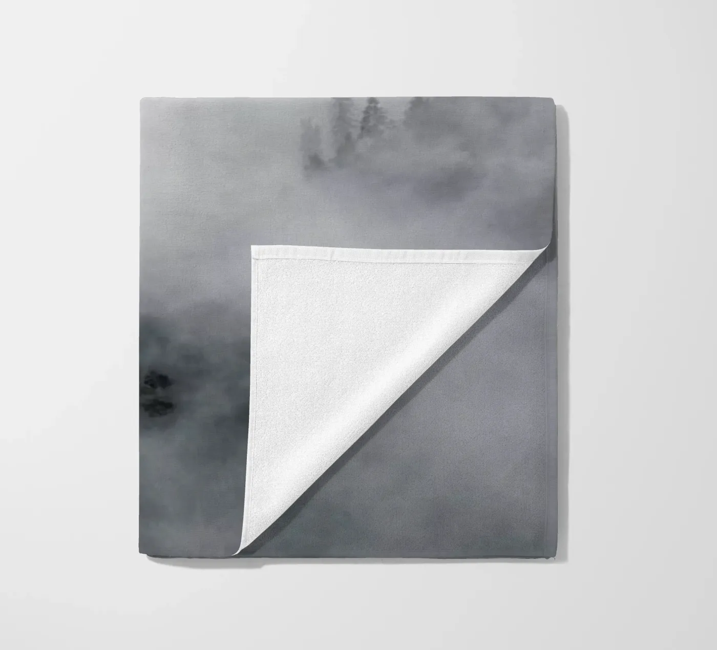 Above Clouds strandhanddoek van Studio Nahili