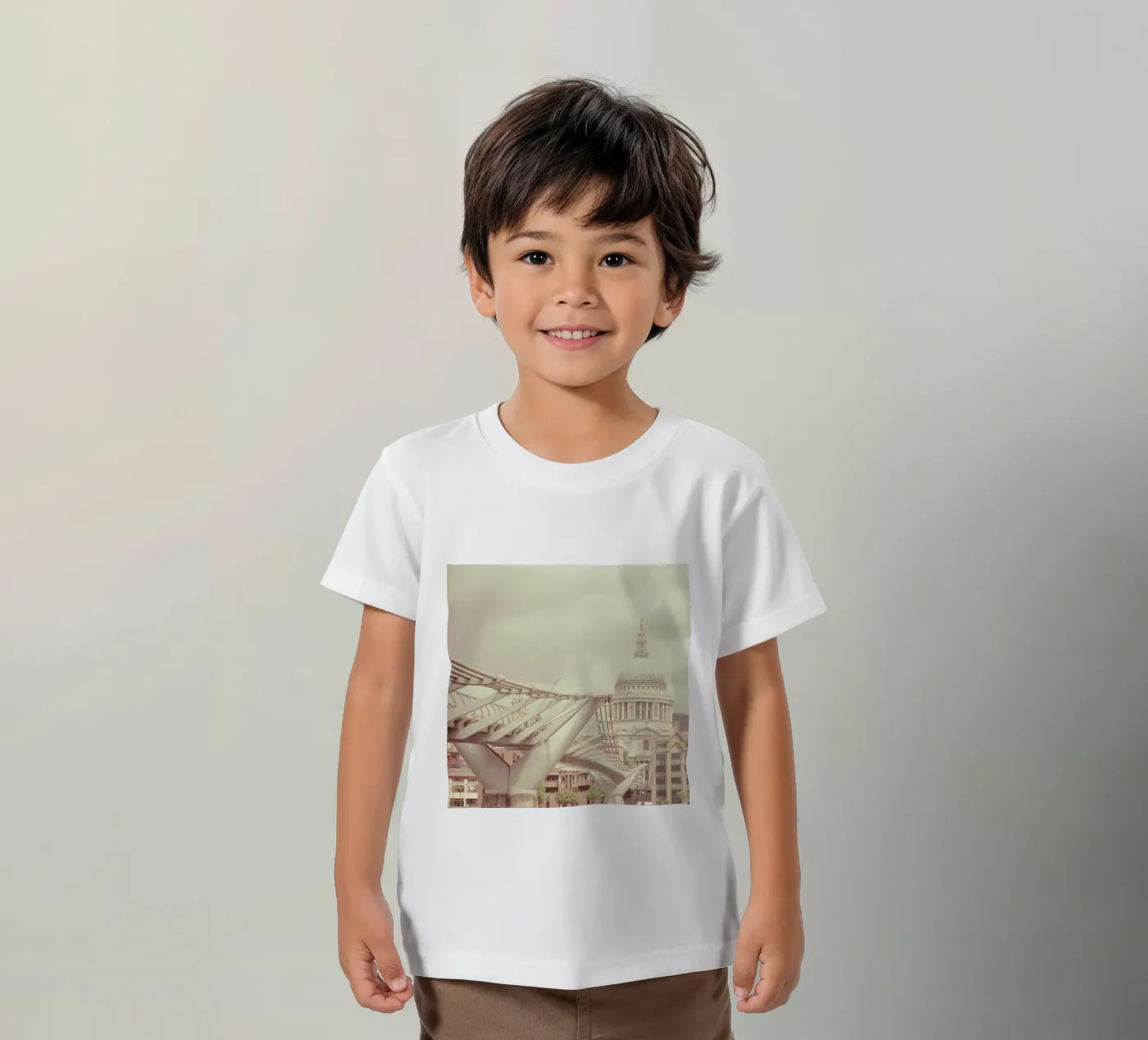 Millenium Square Kinder T-Shirt von Keri Bevan