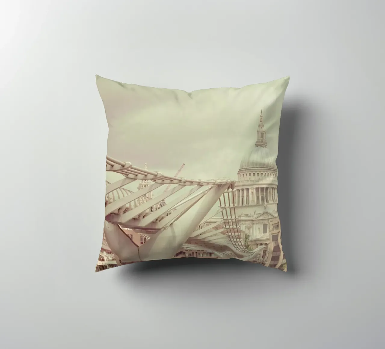 Millenium Square cuscino da Keri Bevan