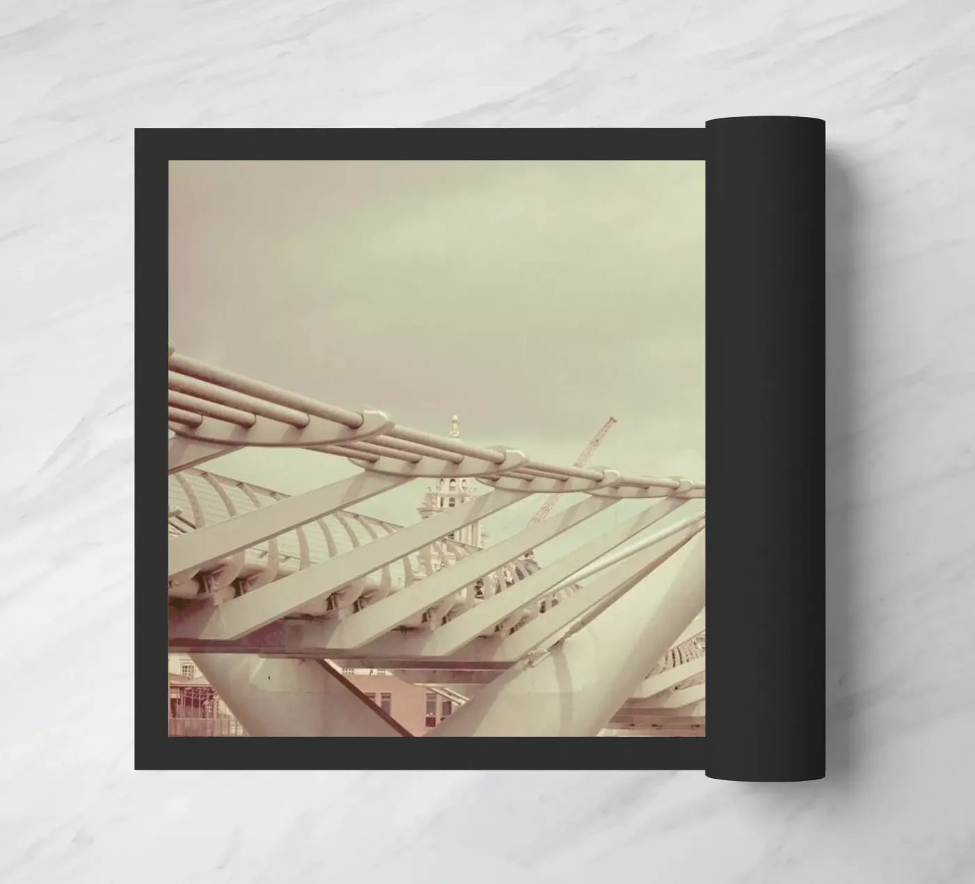 Millenium Square zerbino da Keri Bevan