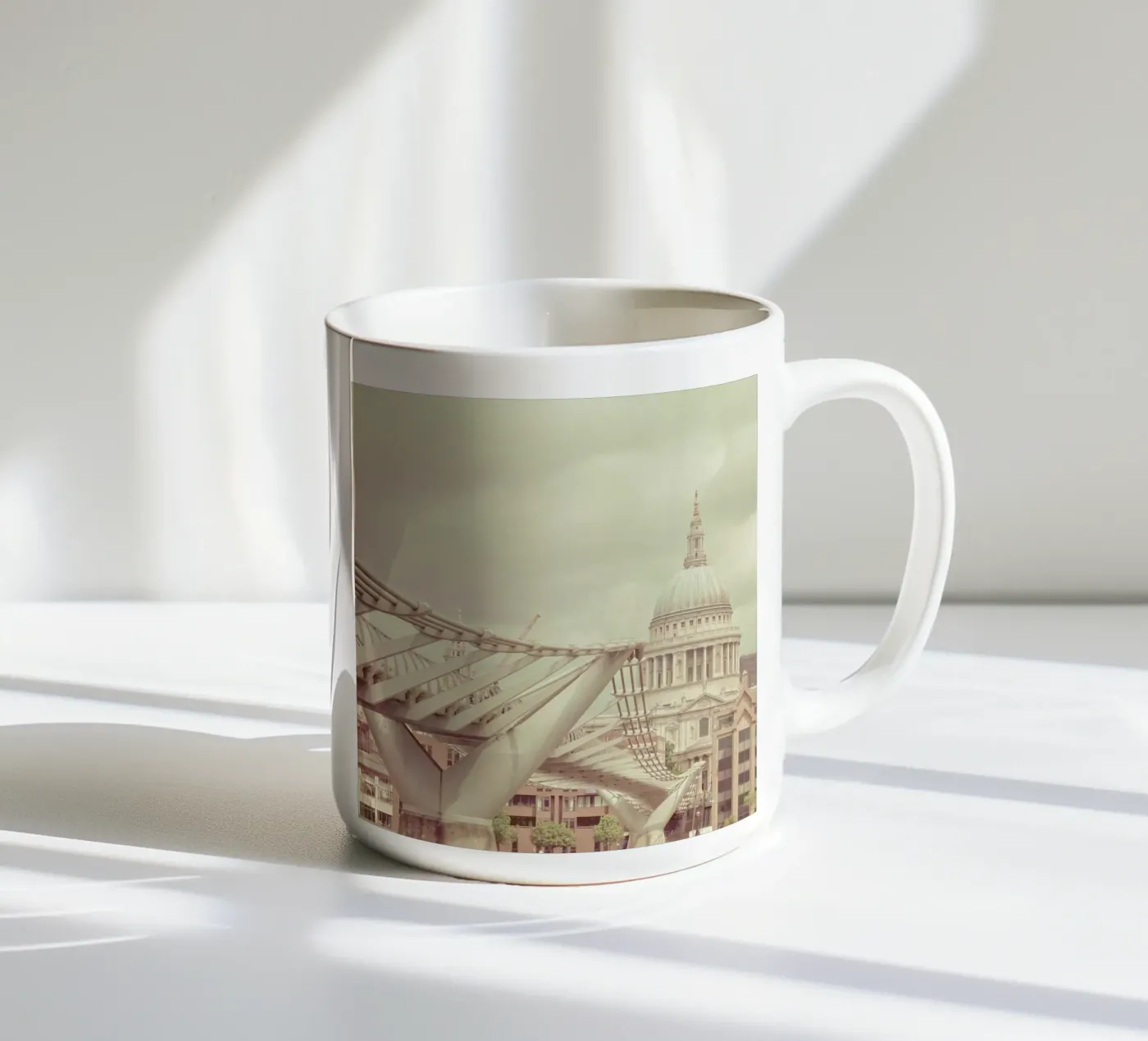 Millenium Square Keramik Tasse von Keri Bevan