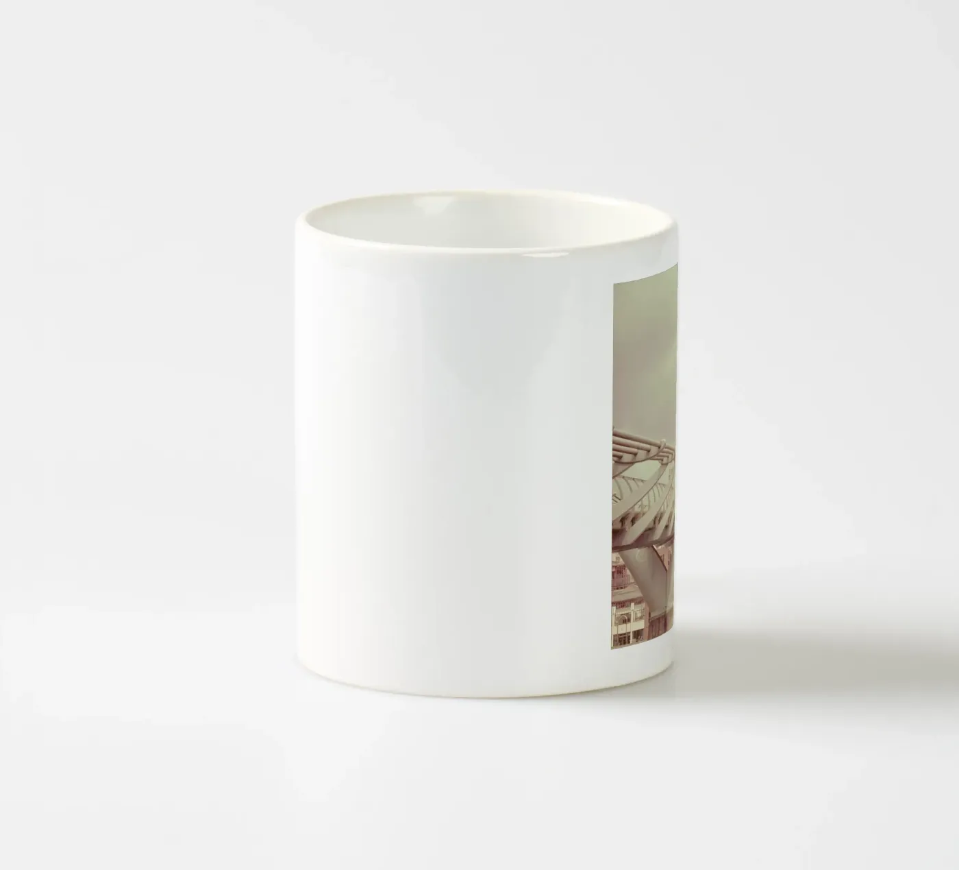 Millenium Square Keramik Tasse von Keri Bevan