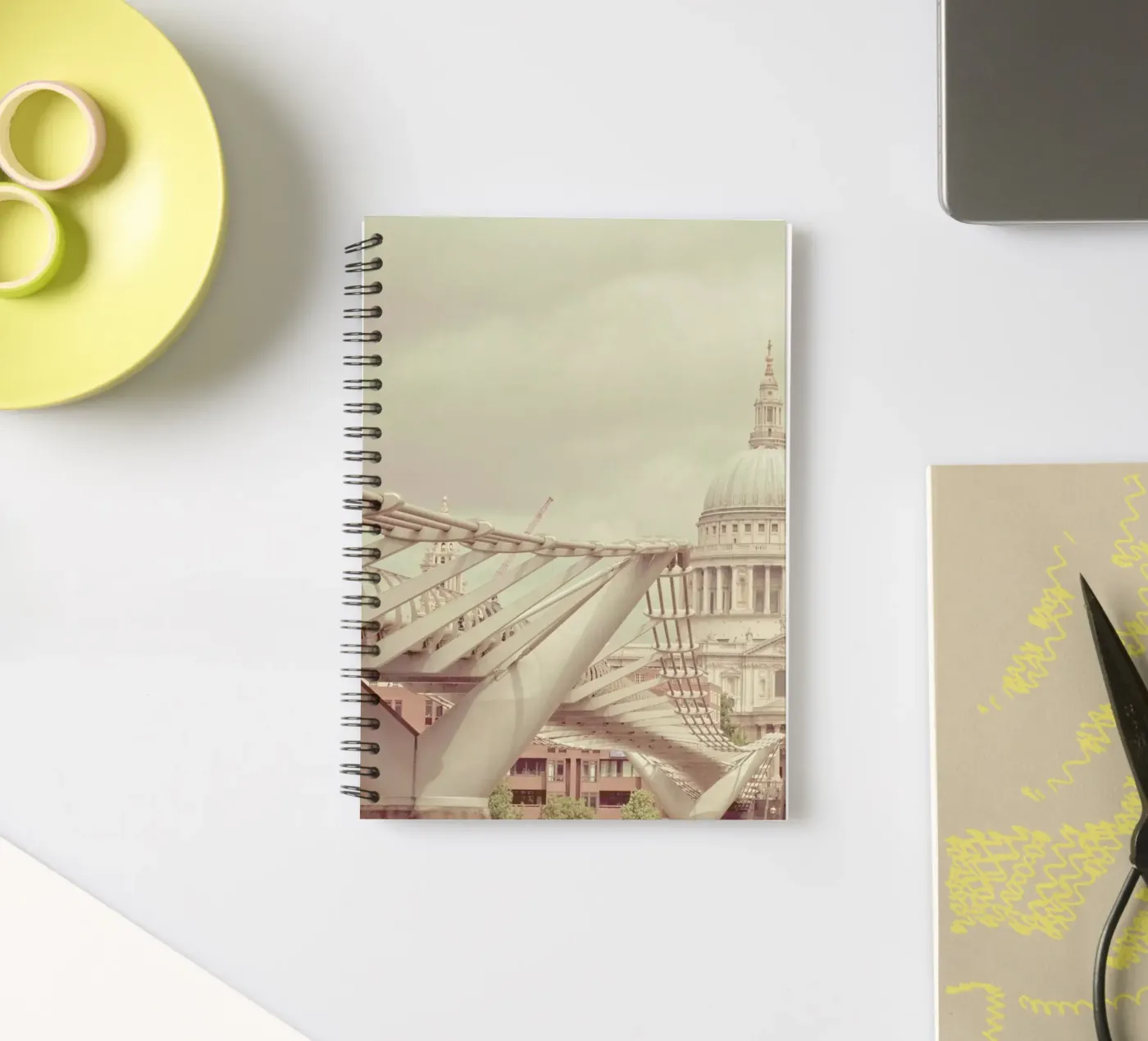 Millenium Square Ringbuch von Keri Bevan