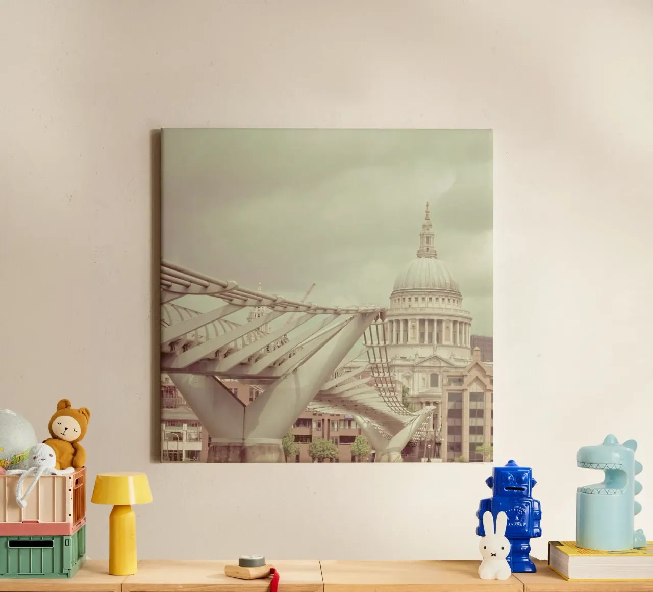 Millenium Square canvas van Keri Bevan