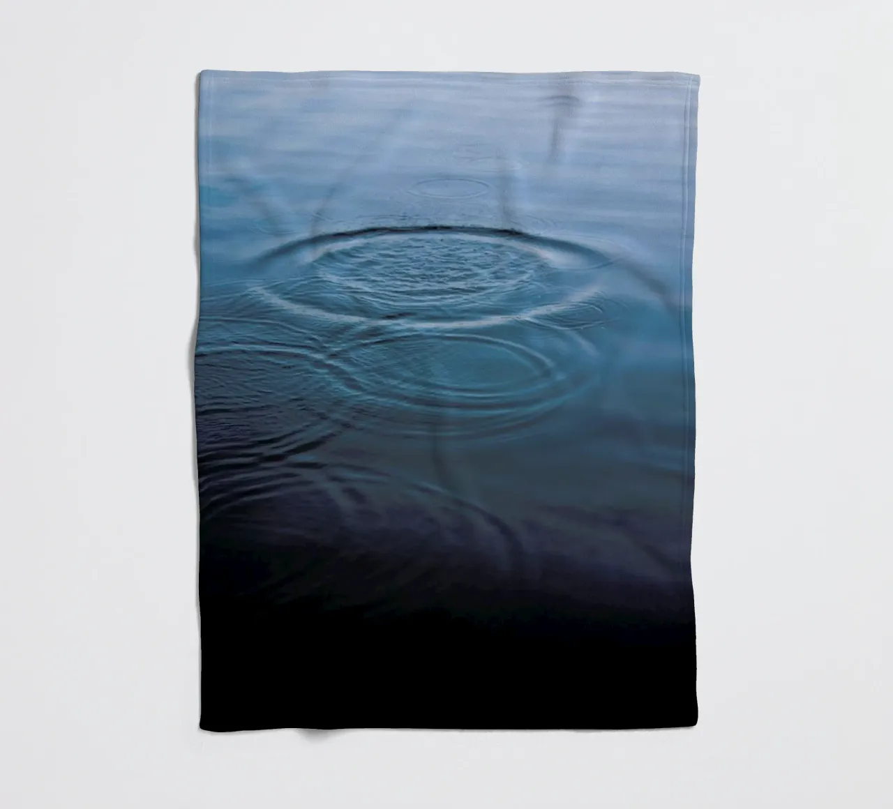 Splish Splash Fleecedecke von Studio Nahili