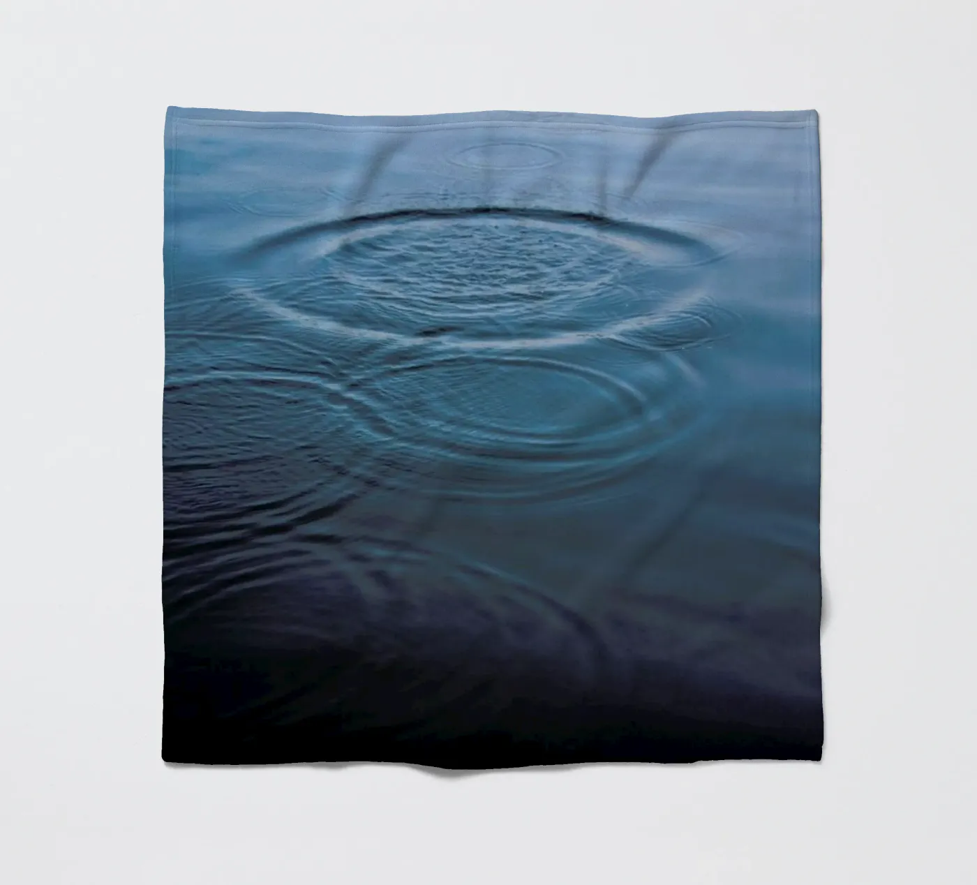 Splish Splash Fleecedecke von Studio Nahili