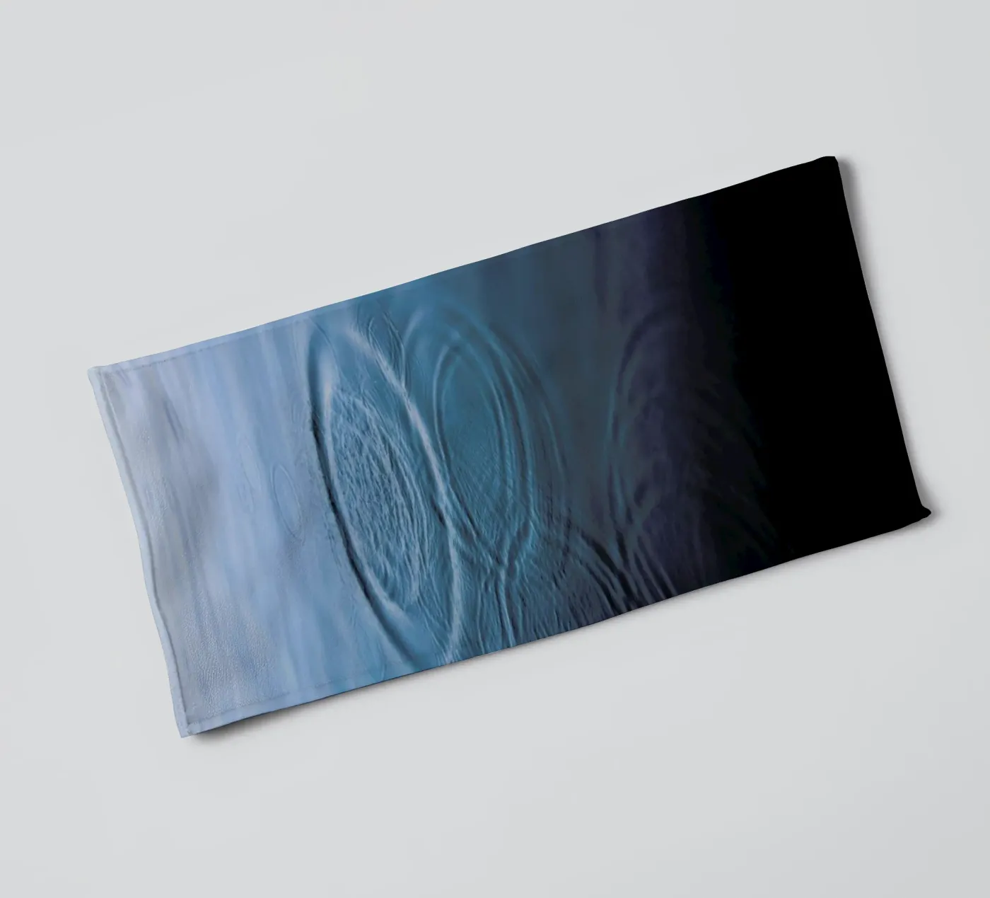 Splish Splash Handtuch von Studio Nahili