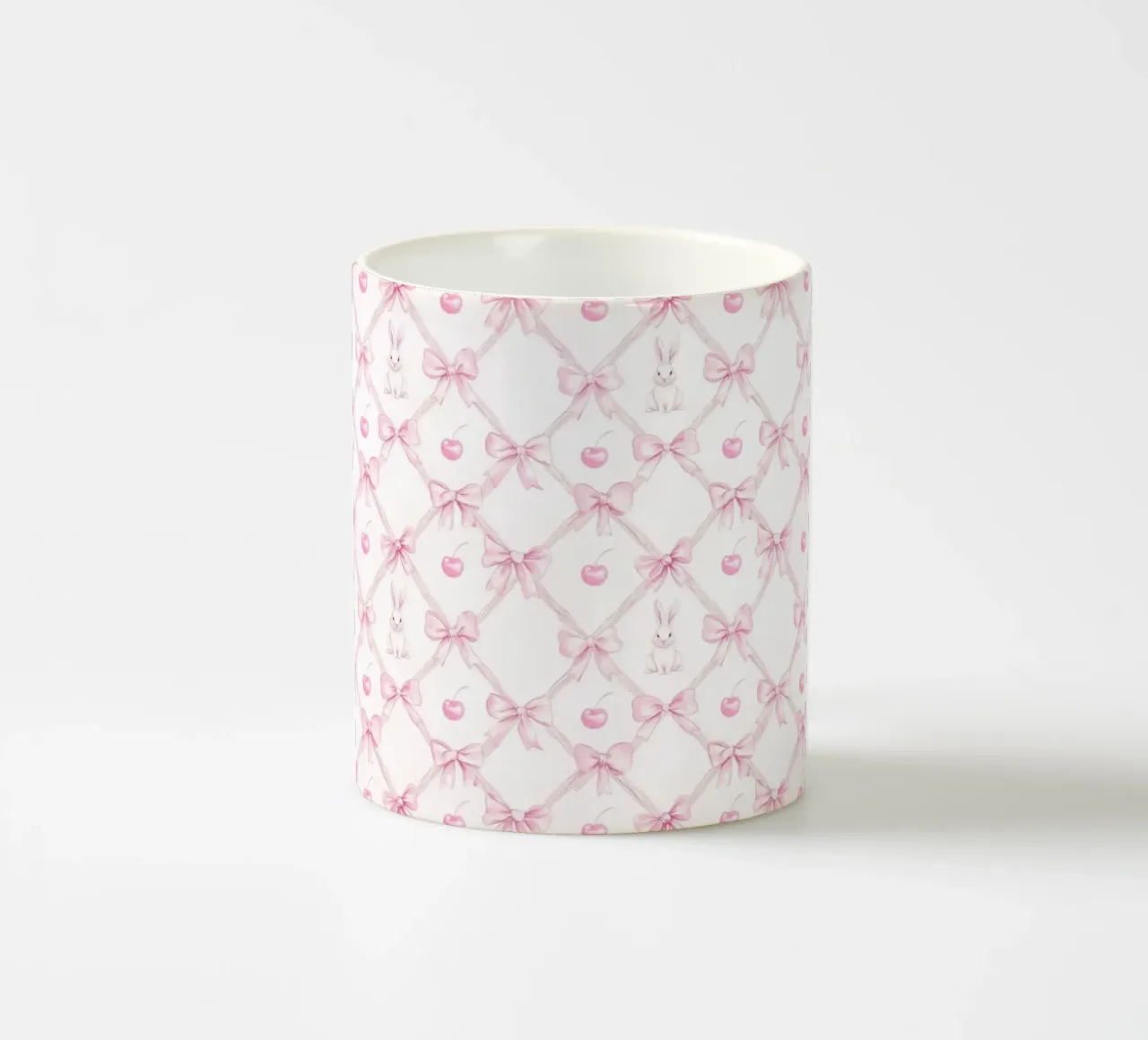 Coniglio Bianco Fiocchi Rosa Coniglio Pasquale Ciliegie Coquette Y2K tazza in ceramica da Gentle Echoes Art