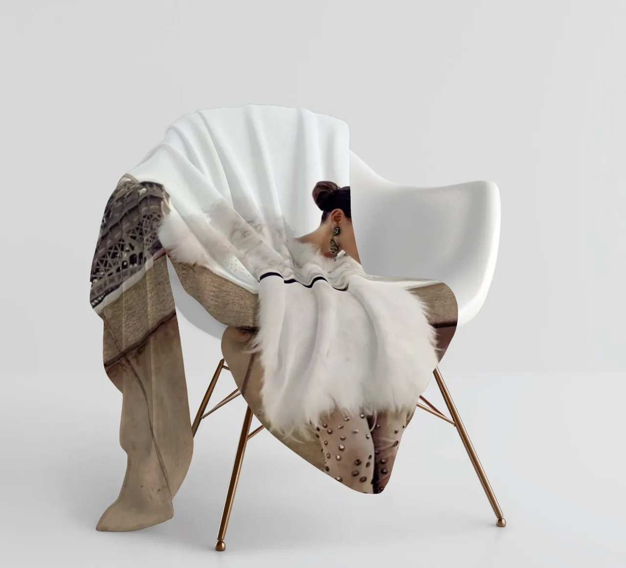 Tour Eiffel coperta in pile da Marie Bärsch