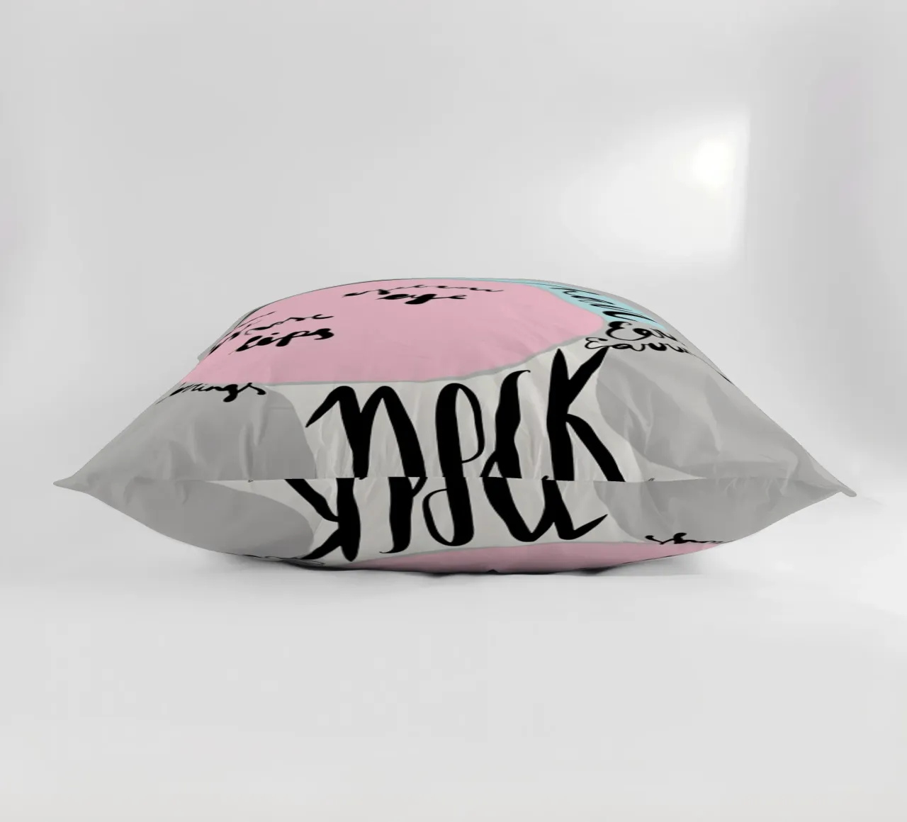 Naming the Face cuscino da Linda Gobeta