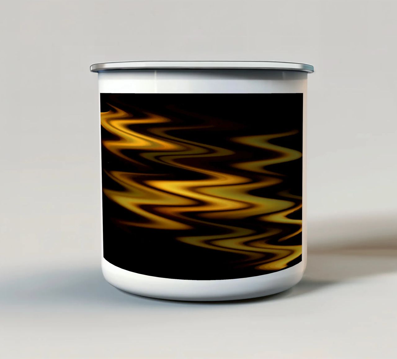 Modello dinamico di onde astratte in arancione e giallo tazza in smalto da Something for you