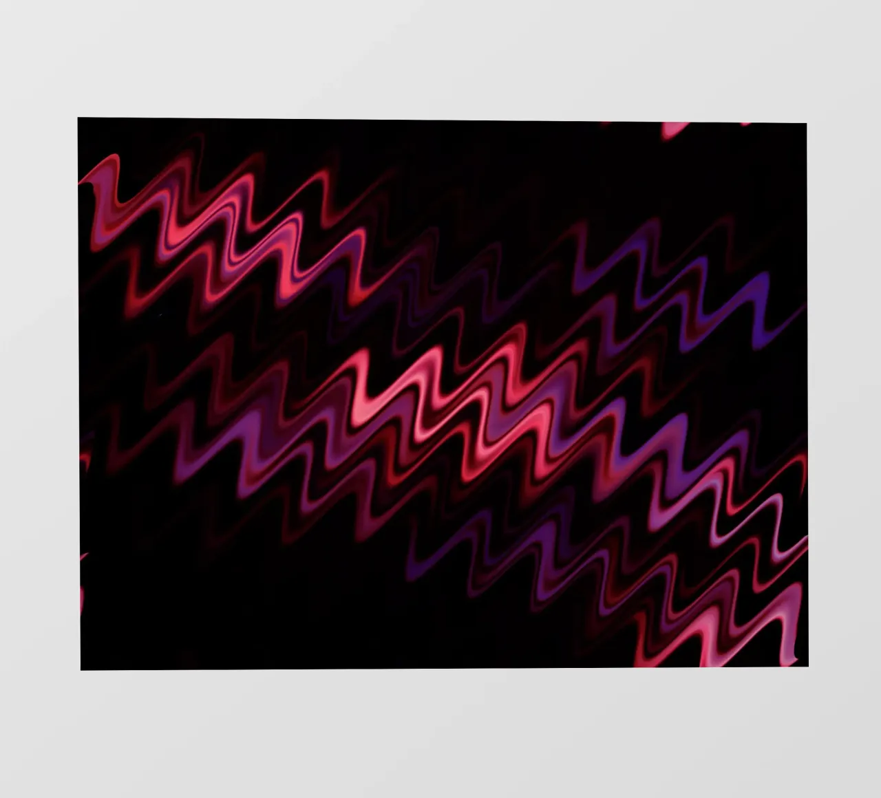 Abstrakte Wellen und ein dynamisches Muster in Pink und Lila Backlit Folie von Something for you