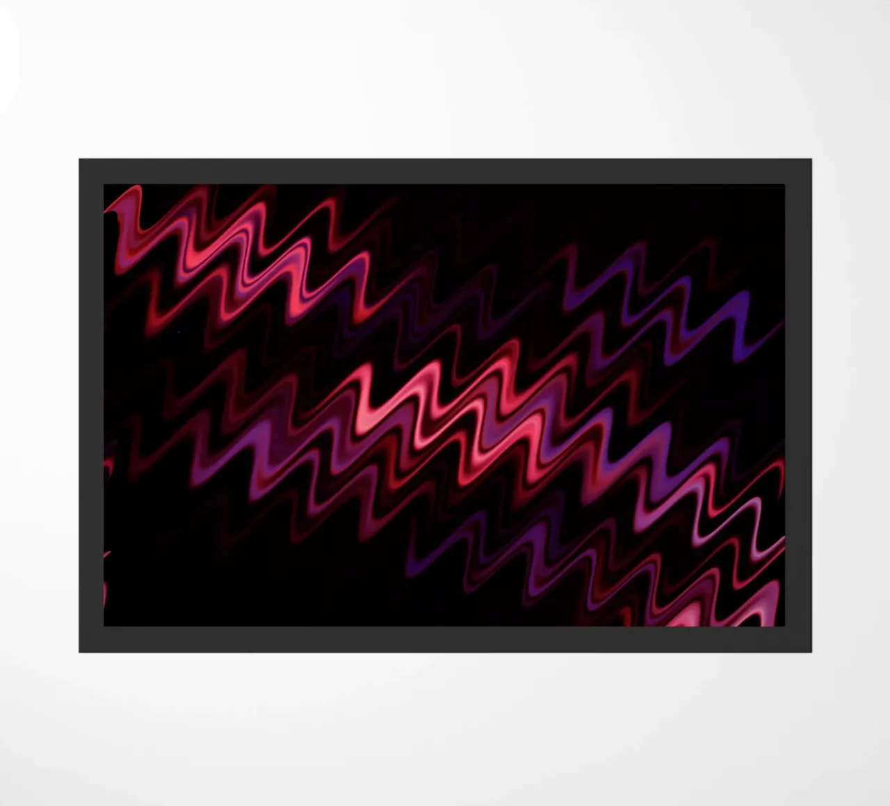 Des vagues abstraites et un motif dynamique en rose et violet paillasson de Something for you