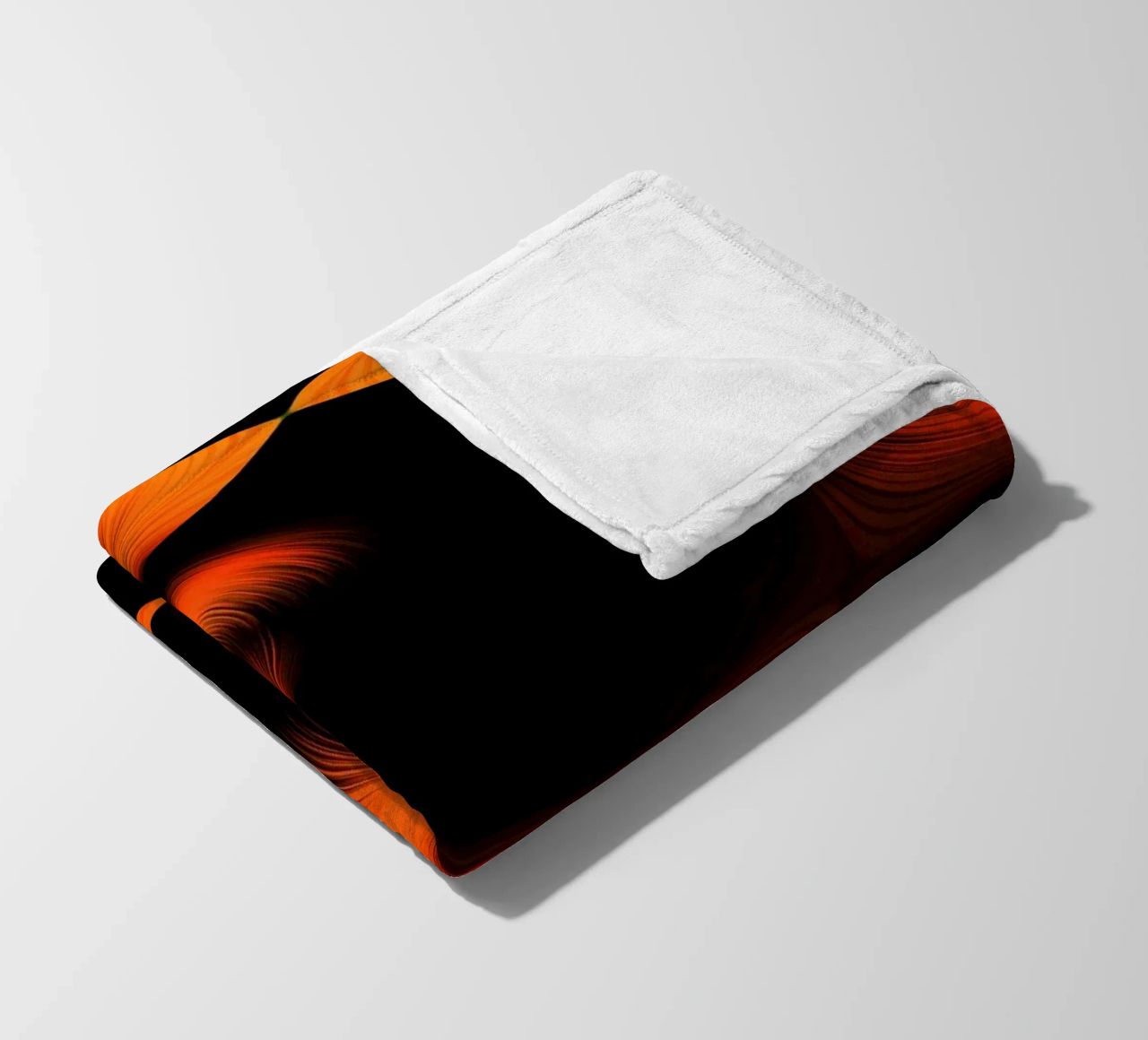 Abstraktes dynamisches fraktales Muster Orange und Schwarz Fleecedecke von Something for you