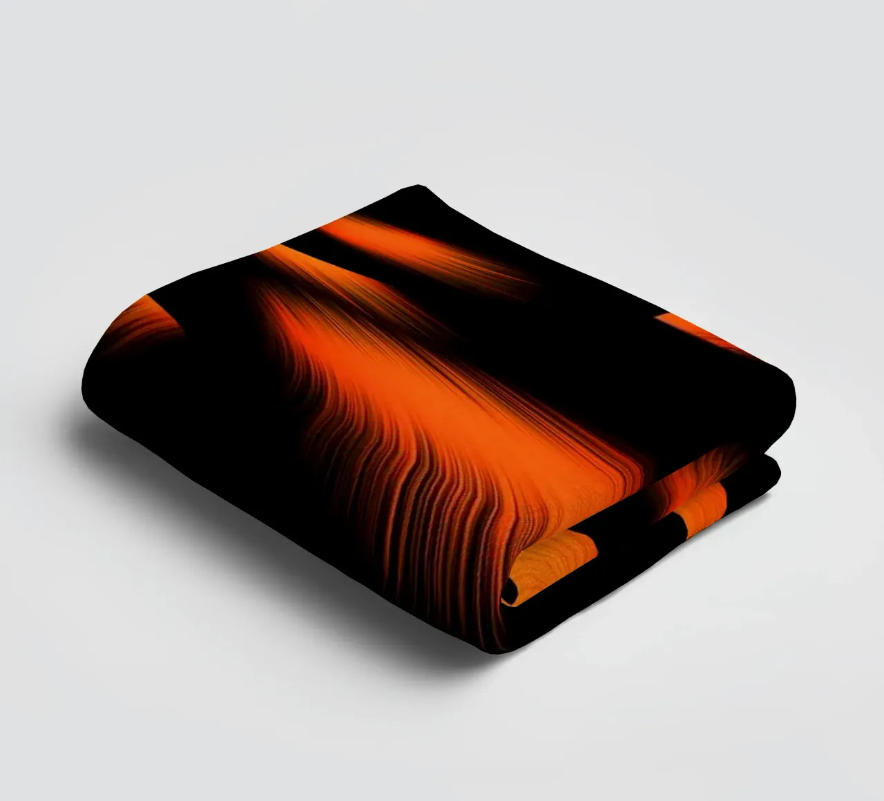 Abstraktes dynamisches fraktales Muster Orange und Schwarz Handtuch von Something for you